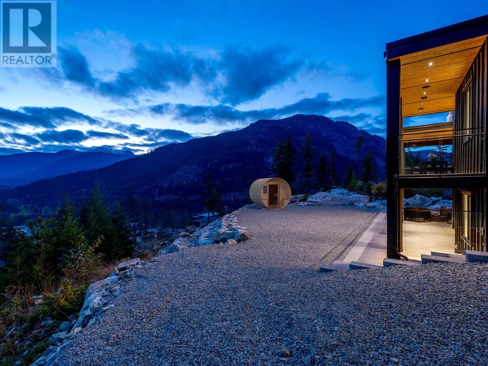 9333 Warbler Way, Whistler, British Columbia  V8E 1M1 - Photo 37 - R3006508