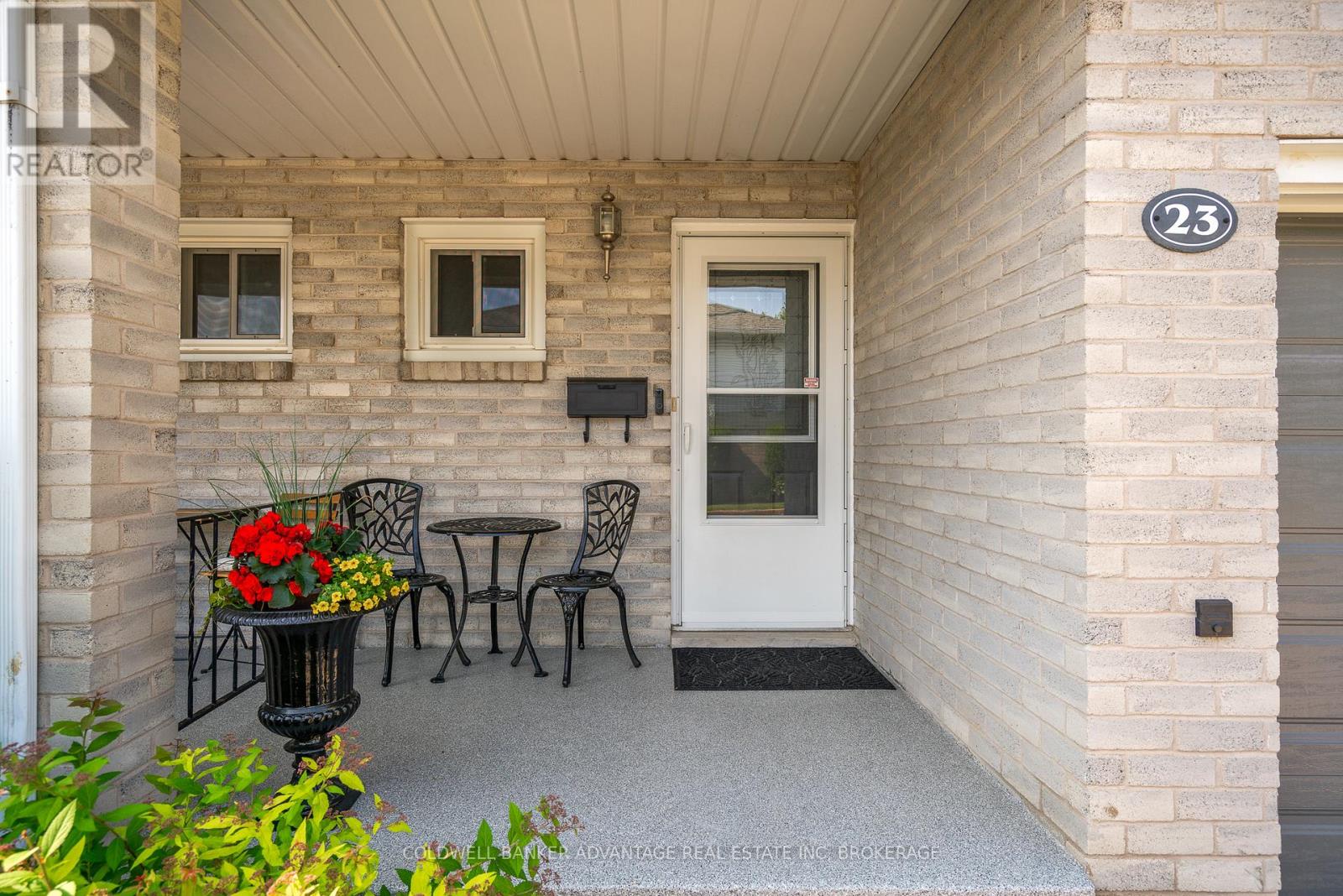 Property at 23 - 125 WOODLAWN ROAD image 4