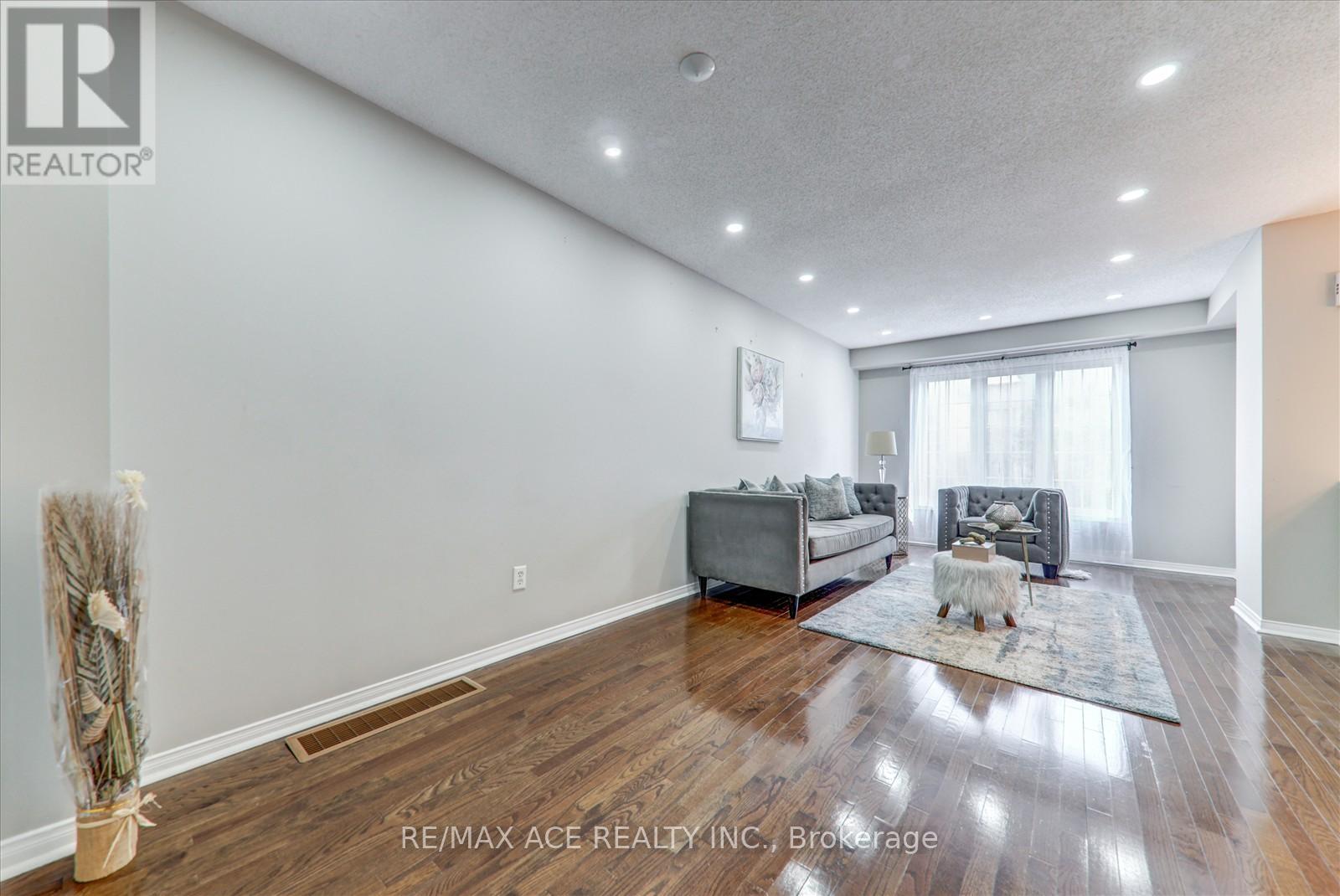 7086 Fairmeadow Crescent, Mississauga, Ontario  L5N 8R5 - Photo 27 - W12216531