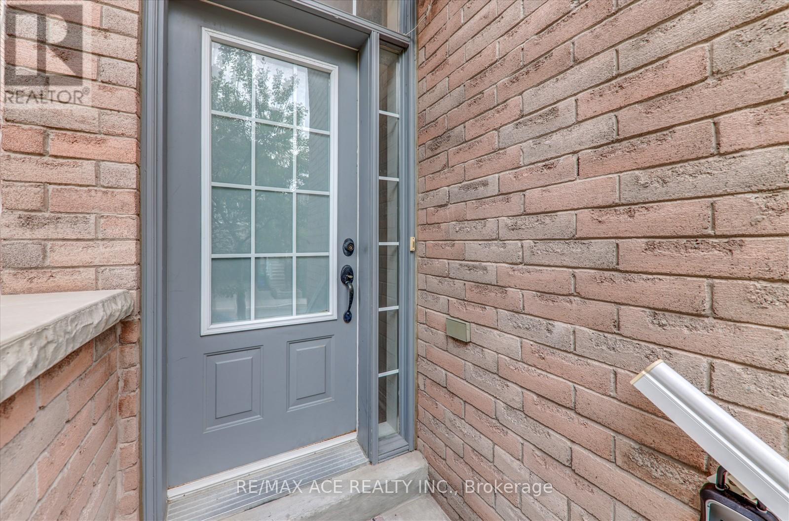 7086 Fairmeadow Crescent, Mississauga, Ontario  L5N 8R5 - Photo 7 - W12216531