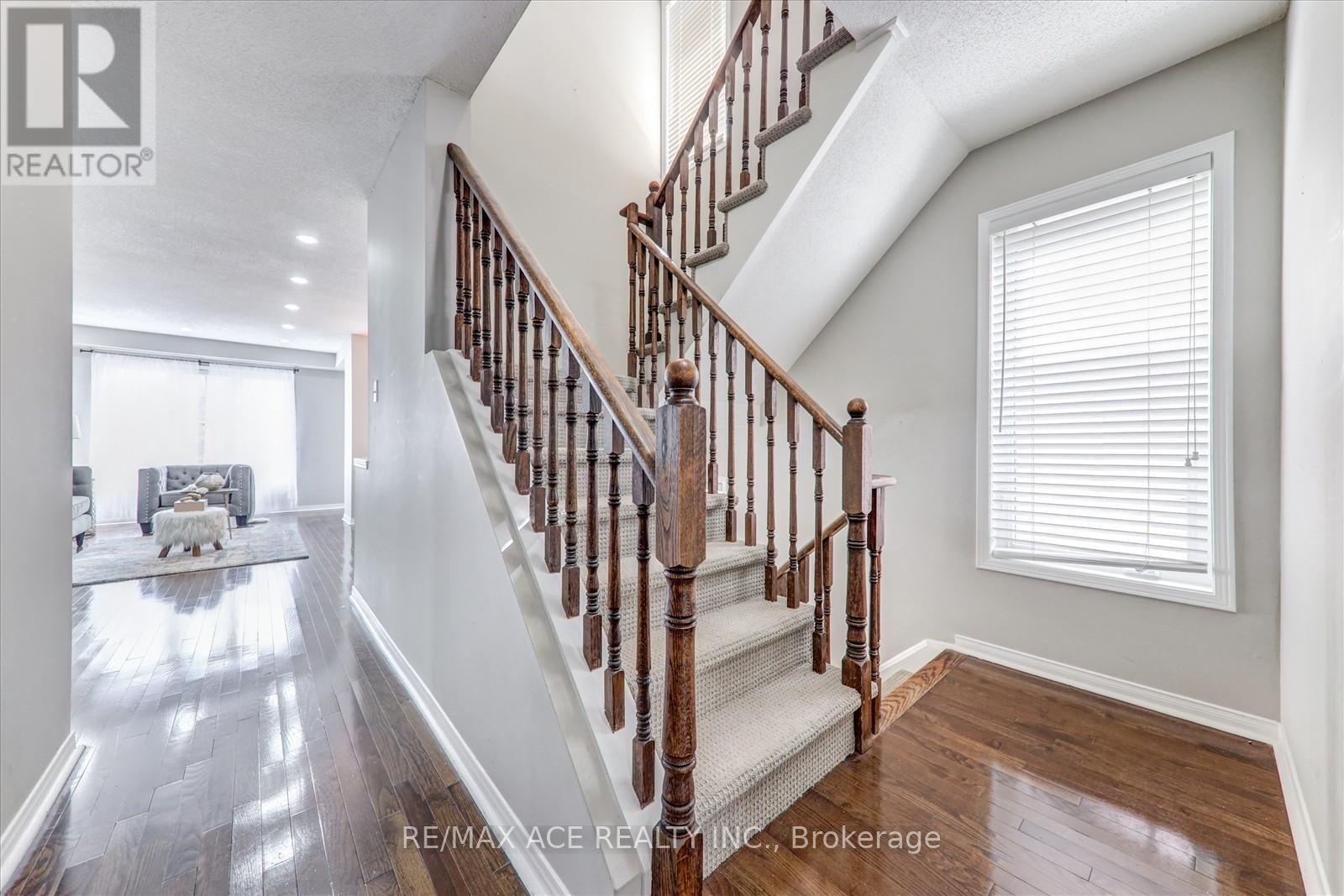 7086 Fairmeadow Crescent, Mississauga, Ontario  L5N 8R5 - Photo 17 - W12216531