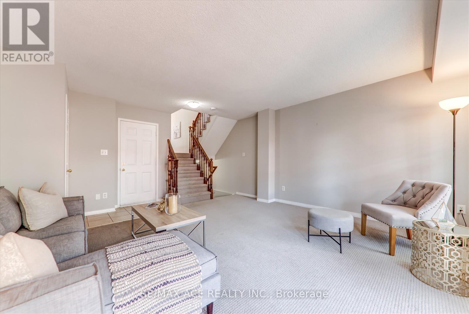 7086 Fairmeadow Crescent, Mississauga, Ontario  L5N 8R5 - Photo 14 - W12216531