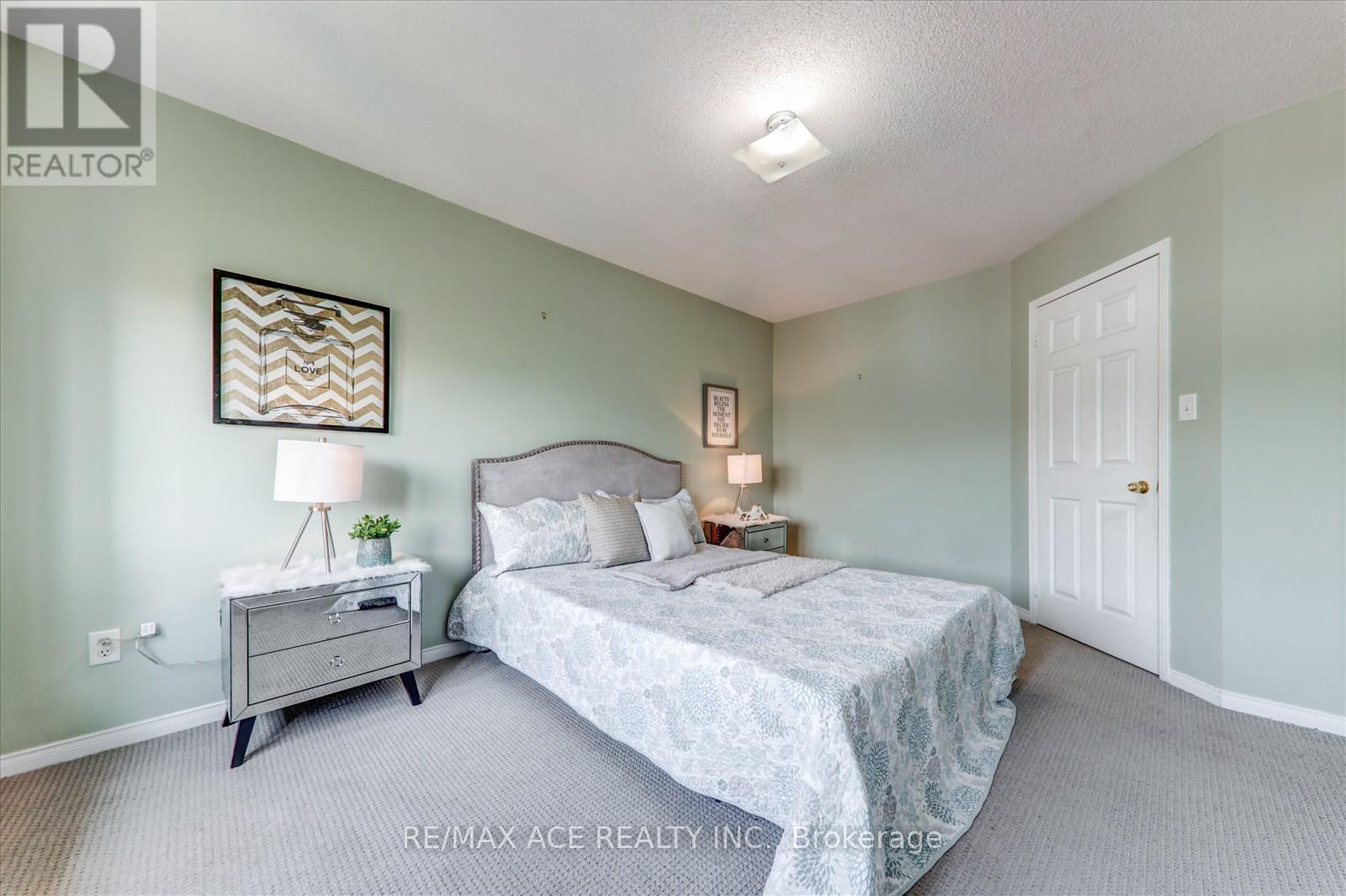 7086 Fairmeadow Crescent, Mississauga, Ontario  L5N 8R5 - Photo 32 - W12216531