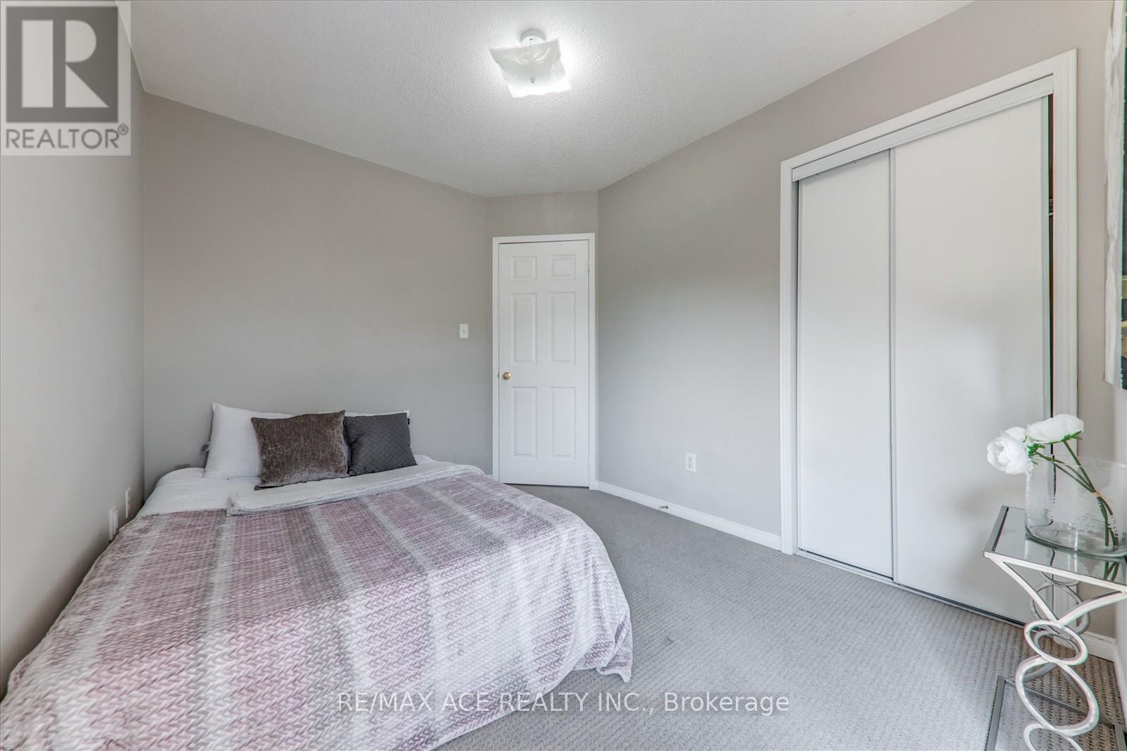 7086 Fairmeadow Crescent, Mississauga, Ontario  L5N 8R5 - Photo 35 - W12216531