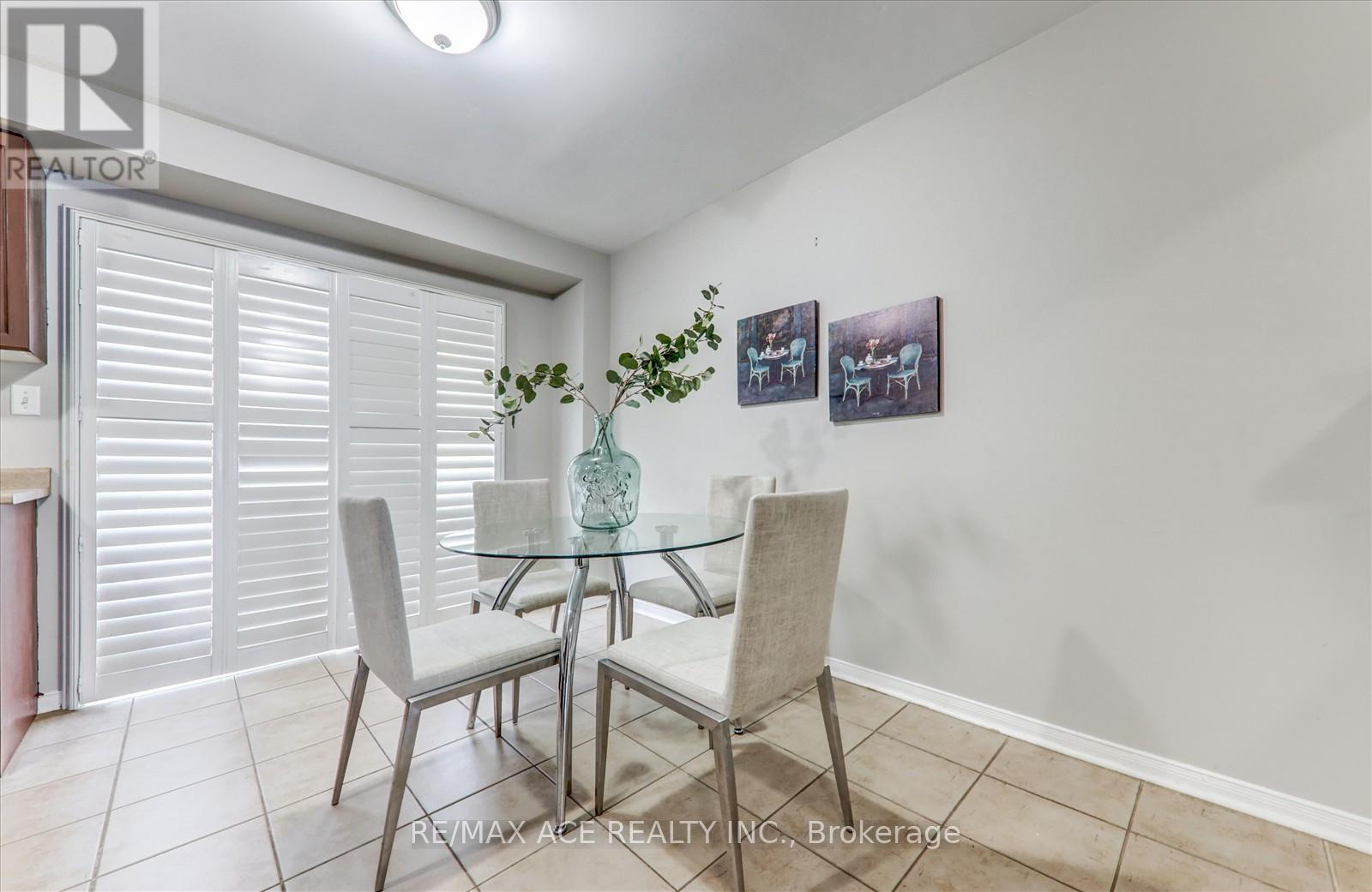 7086 Fairmeadow Crescent, Mississauga, Ontario  L5N 8R5 - Photo 18 - W12216531