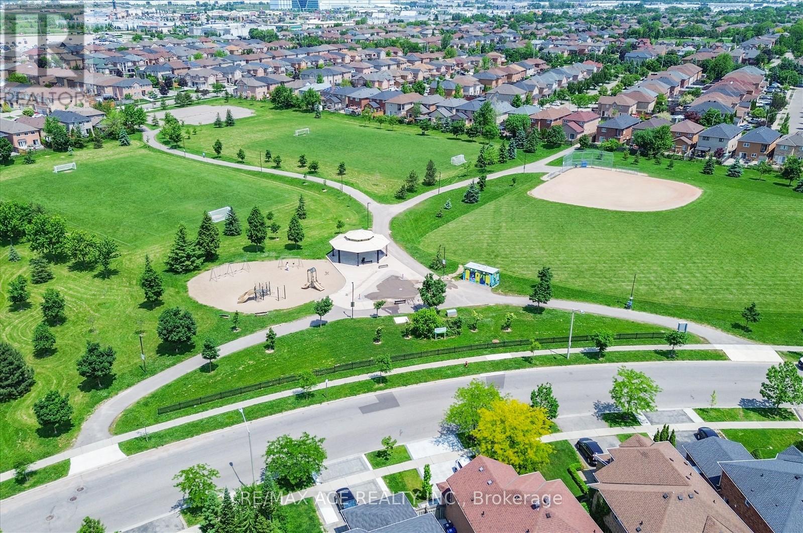 7086 Fairmeadow Crescent, Mississauga, Ontario  L5N 8R5 - Photo 49 - W12216531