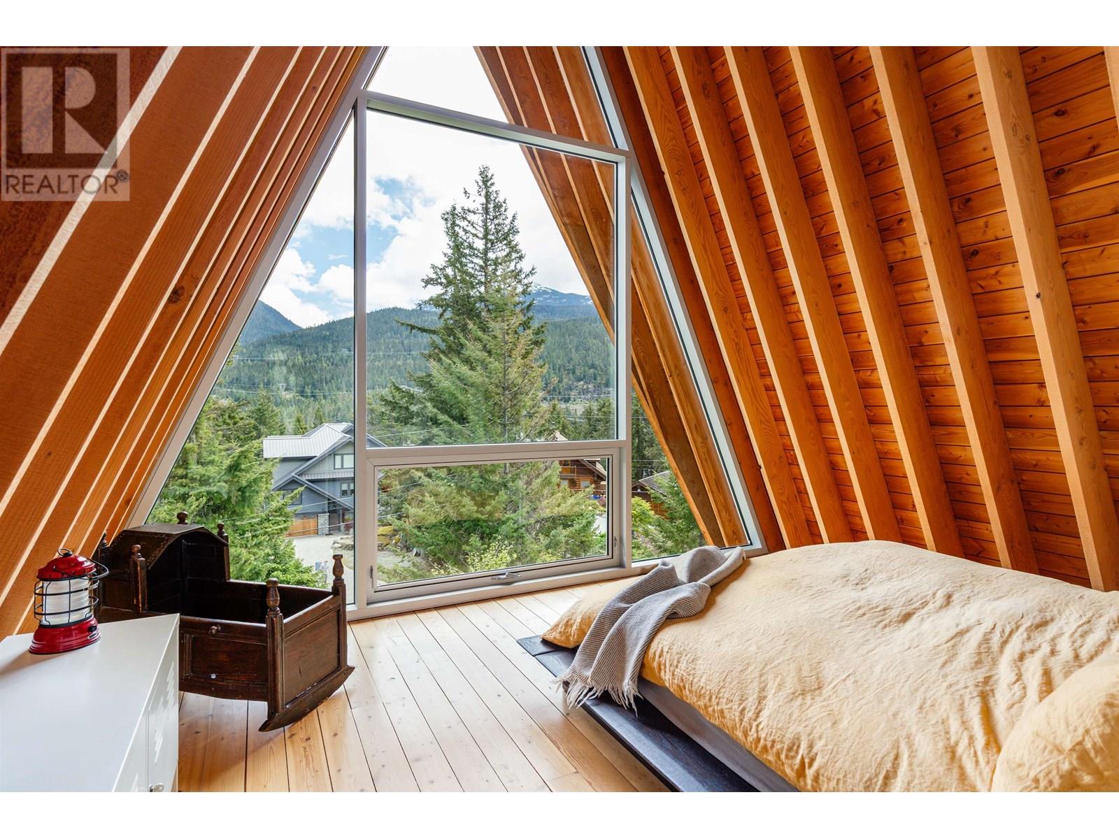 9501 Emerald Drive, Whistler, British Columbia  V8E 0G5 - Photo 16 - R2979718