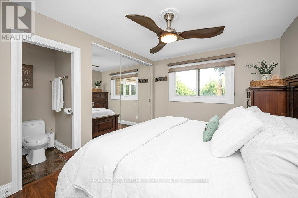 1484 Seaview Drive, Mississauga, Ontario  L5J 1X5 - Photo 20 - W12217467