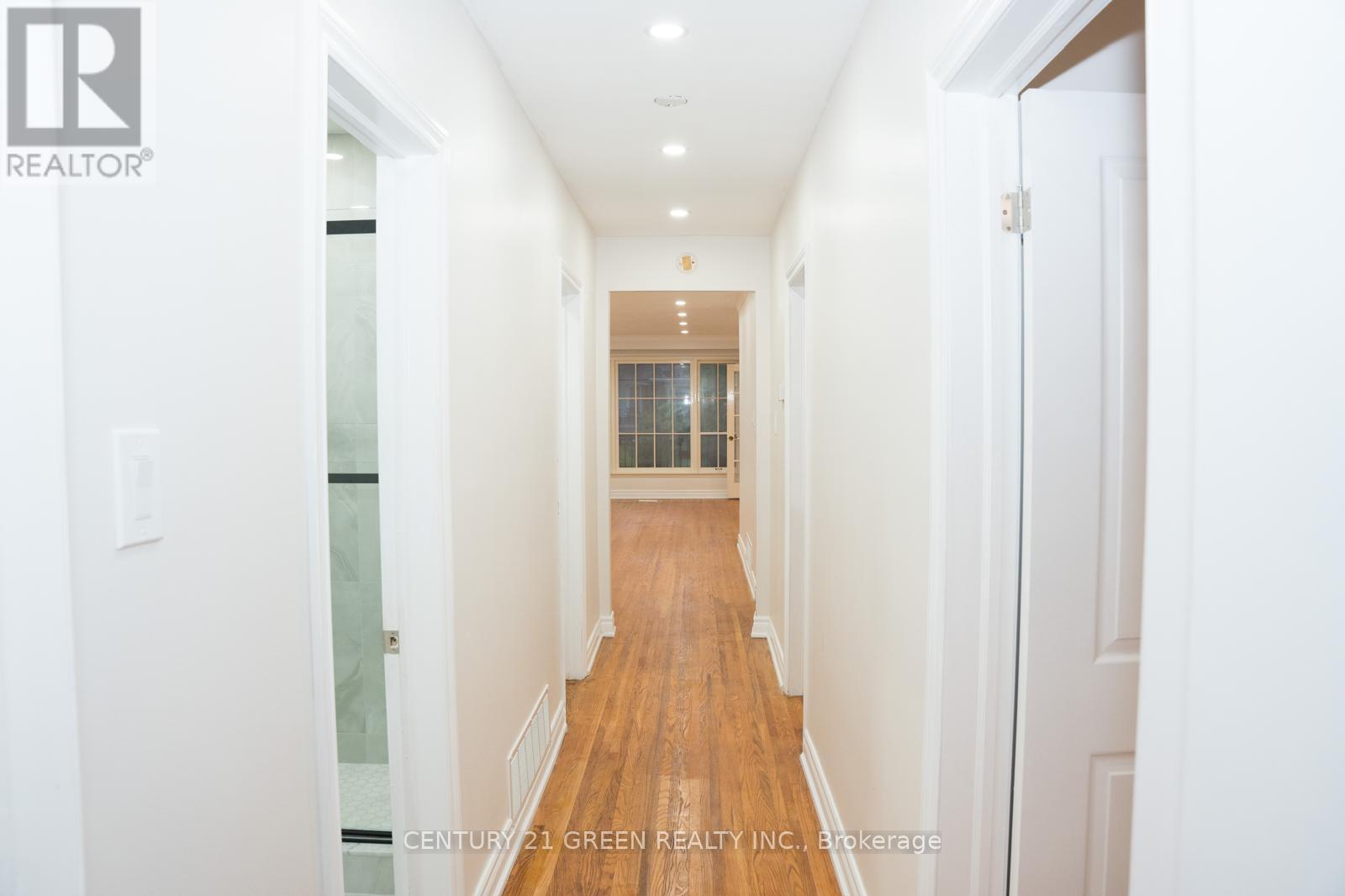 Upper - 238 Vauxhall Drive, Toronto (Dorset Park), Ontario  M1P 1R7 - Photo 14 - E12083325