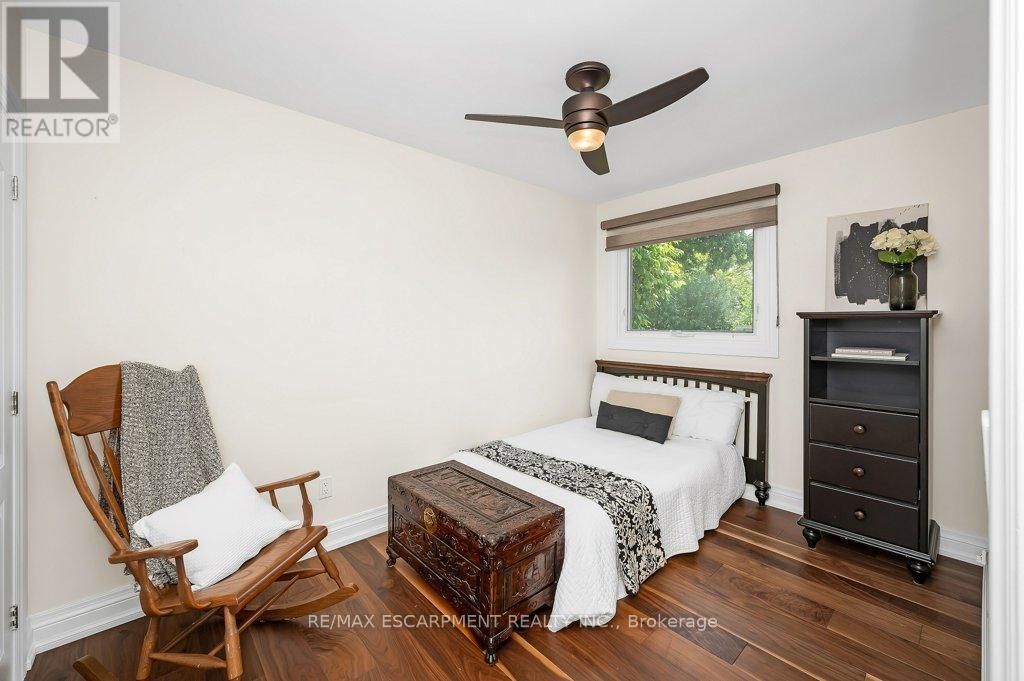 1484 Seaview Drive, Mississauga, Ontario  L5J 1X5 - Photo 24 - W12217467