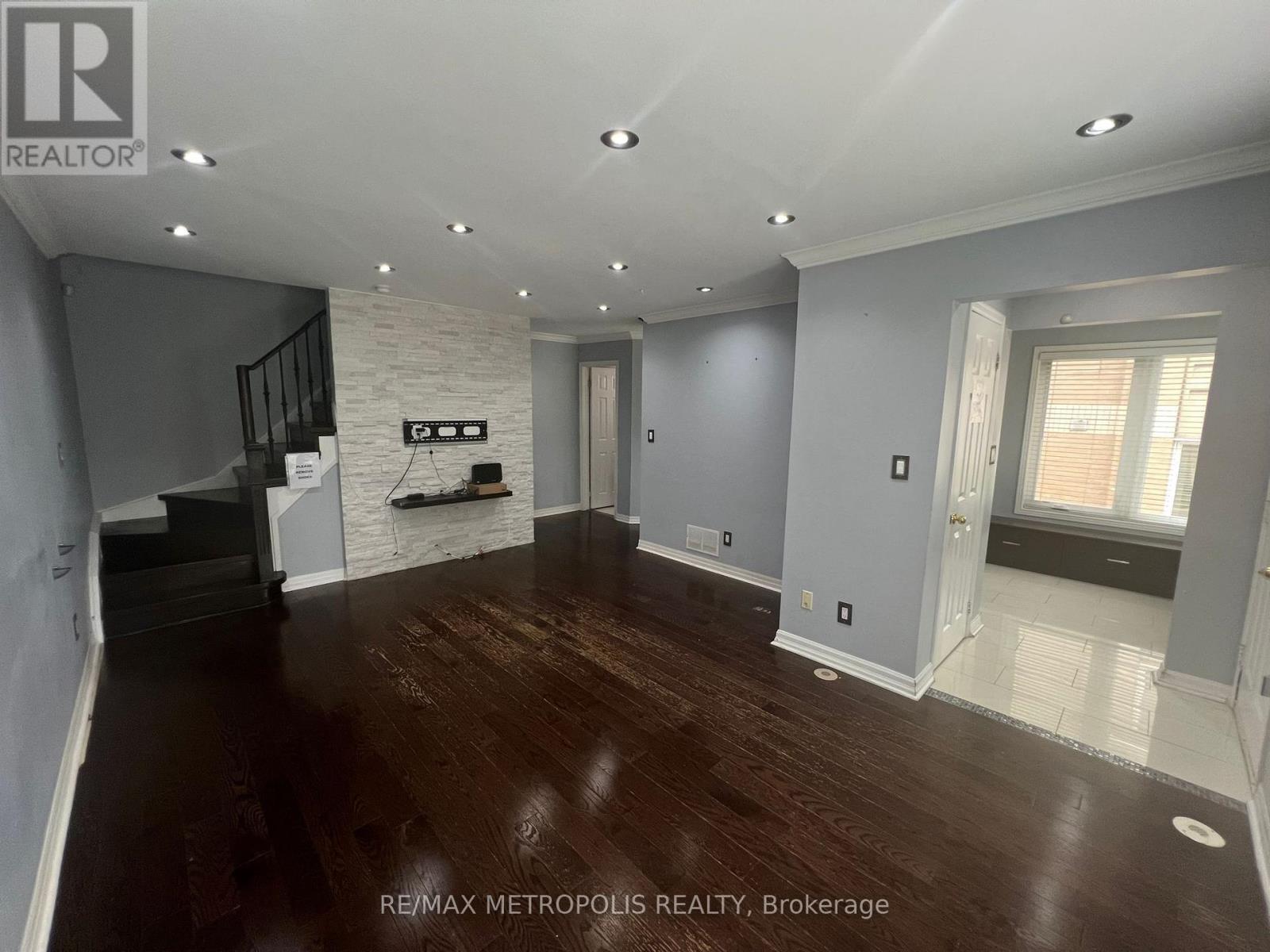 909 - 29 Rosebank Drive, Toronto, Ontario  M1B 5Y7 - Photo 2 - E12217567