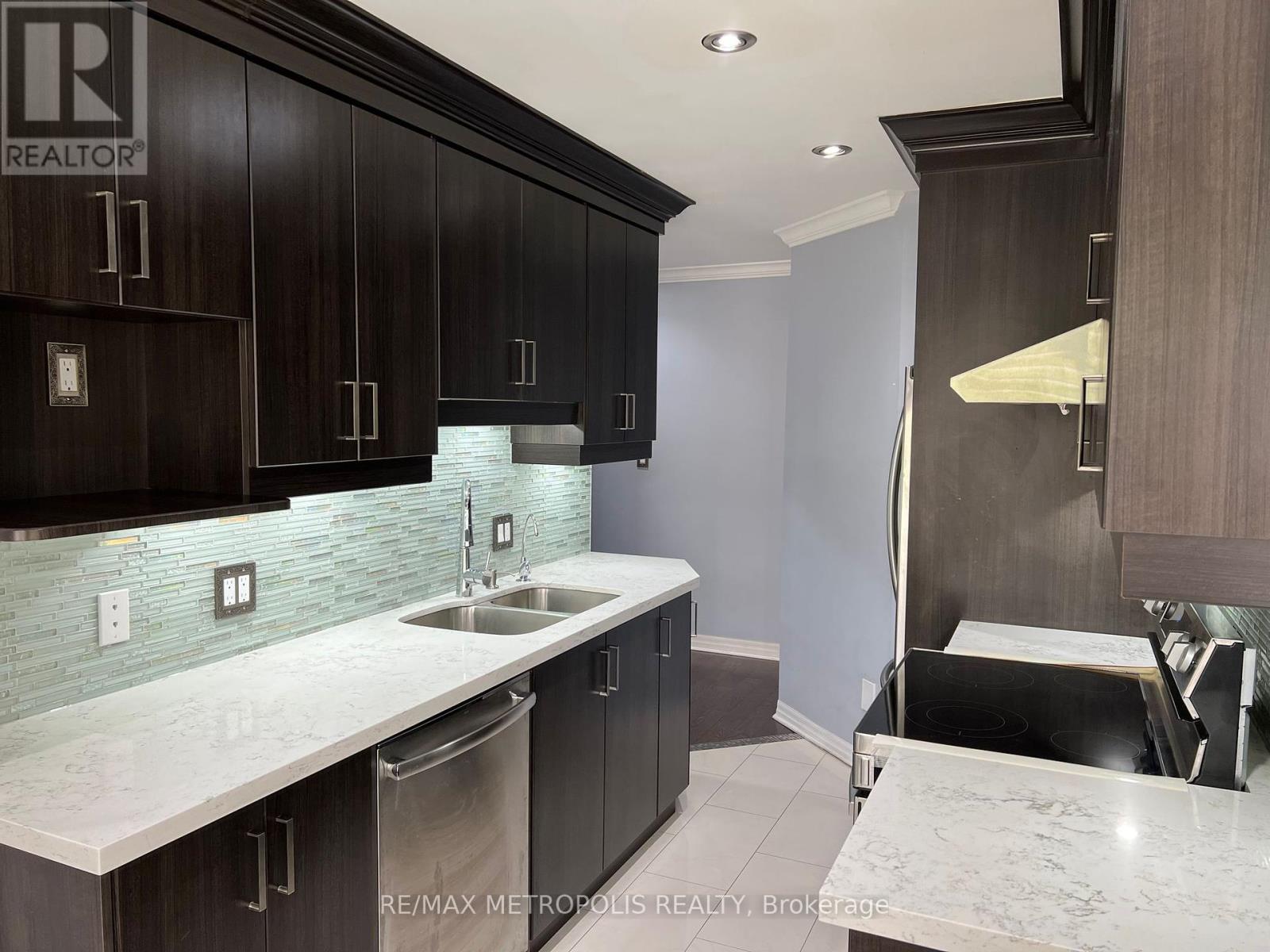 909 - 29 Rosebank Drive, Toronto, Ontario  M1B 5Y7 - Photo 5 - E12217567