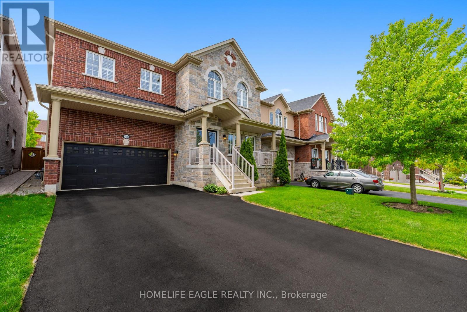218 Frederick Curran Lane, Newmarket, Ontario  L3X 3J2 - Photo 2 - N12217560