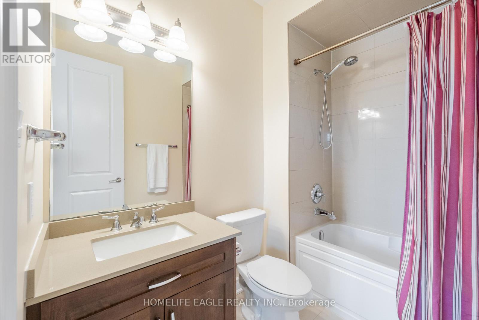 218 Frederick Curran Lane, Newmarket, Ontario  L3X 3J2 - Photo 22 - N12217560