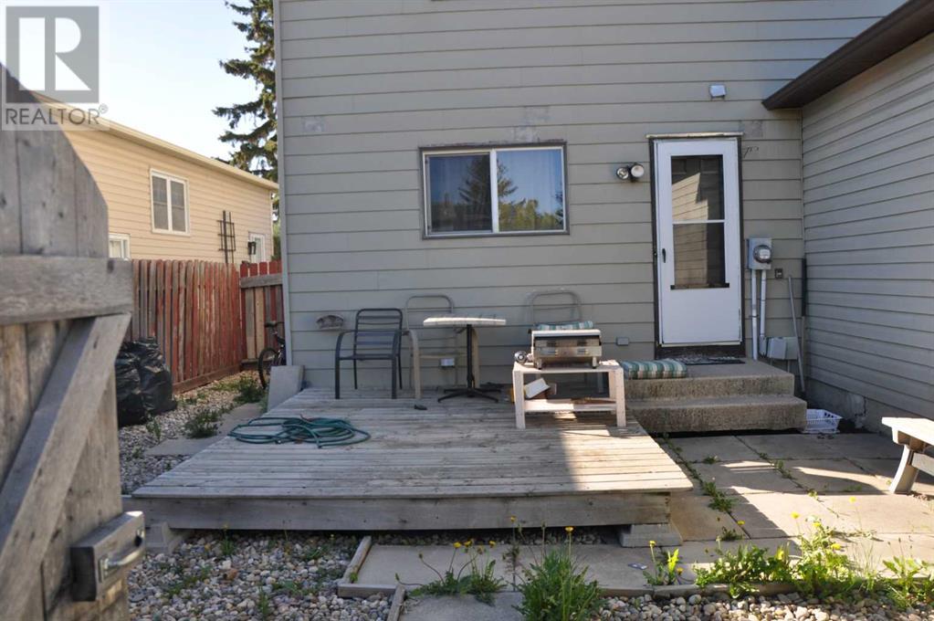 Property at 197 Cedardale Road SW image 3