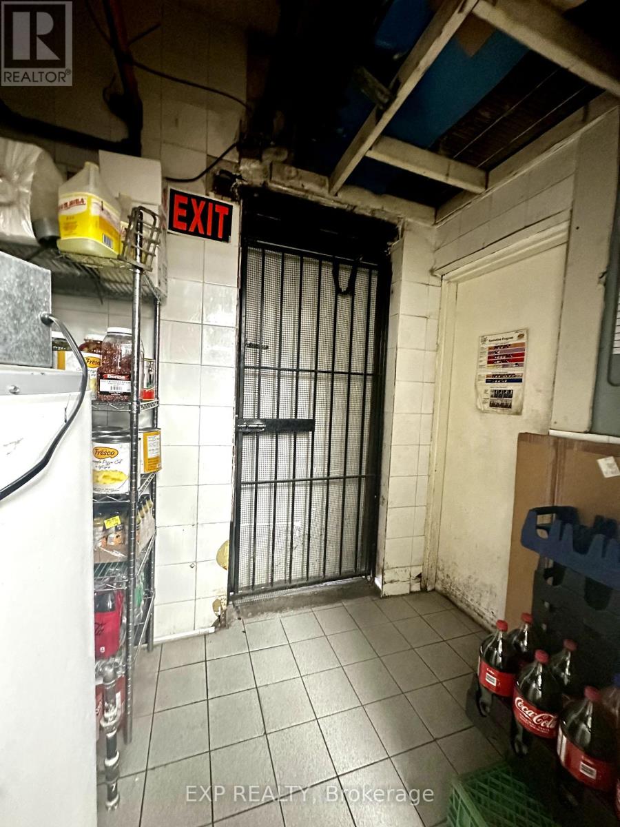 #10 - 235 Dixon Road, Toronto (Kingsview Village-The Westway), Ontario  M9P 2M5 - Photo 10 - W12217571