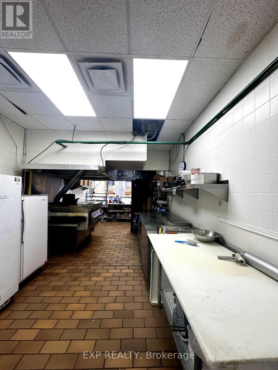 #10 - 235 Dixon Road, Toronto (Kingsview Village-The Westway), Ontario  M9P 2M5 - Photo 11 - W12217571