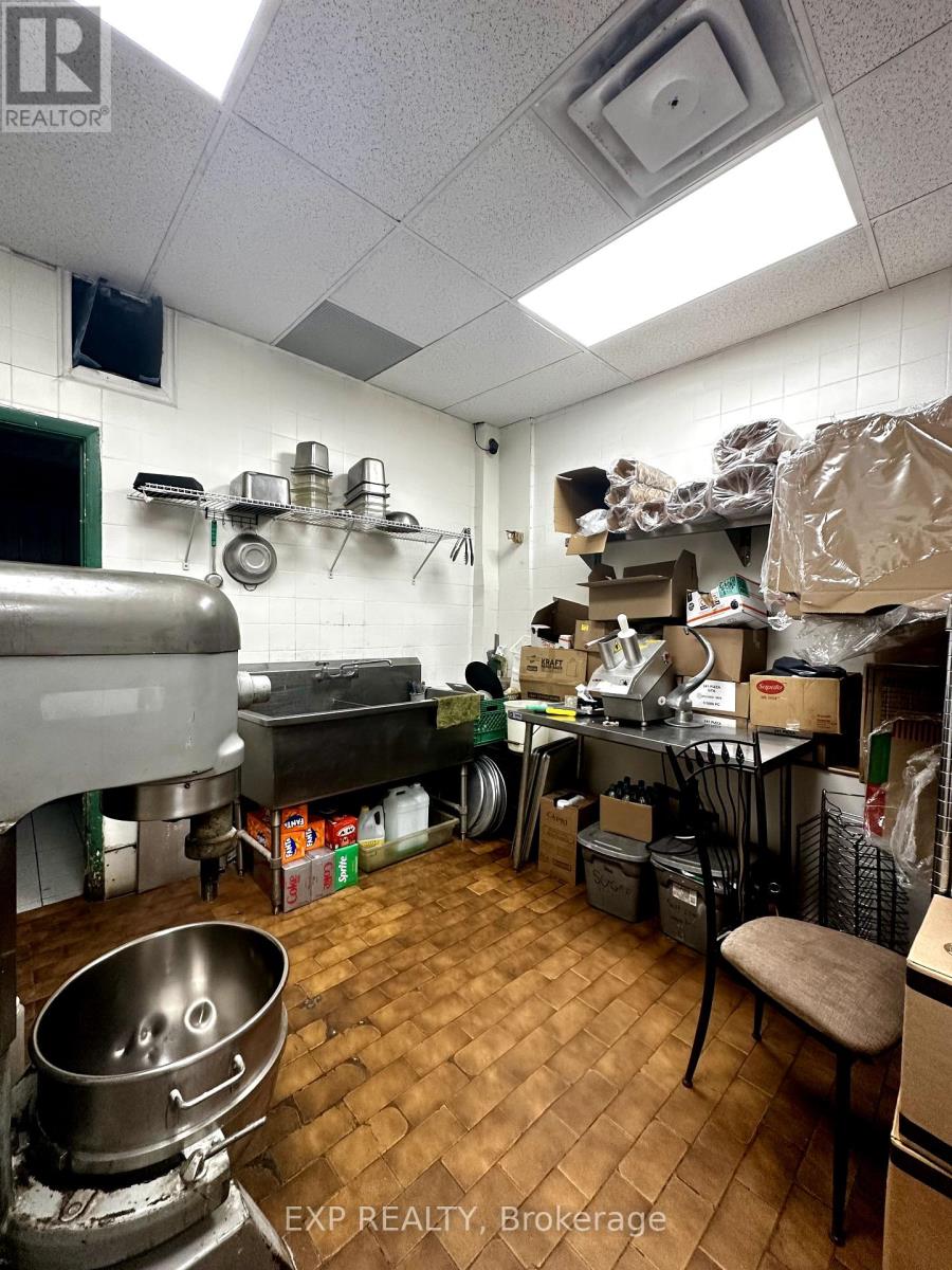 #10 - 235 Dixon Road, Toronto (Kingsview Village-The Westway), Ontario  M9P 2M5 - Photo 9 - W12217571