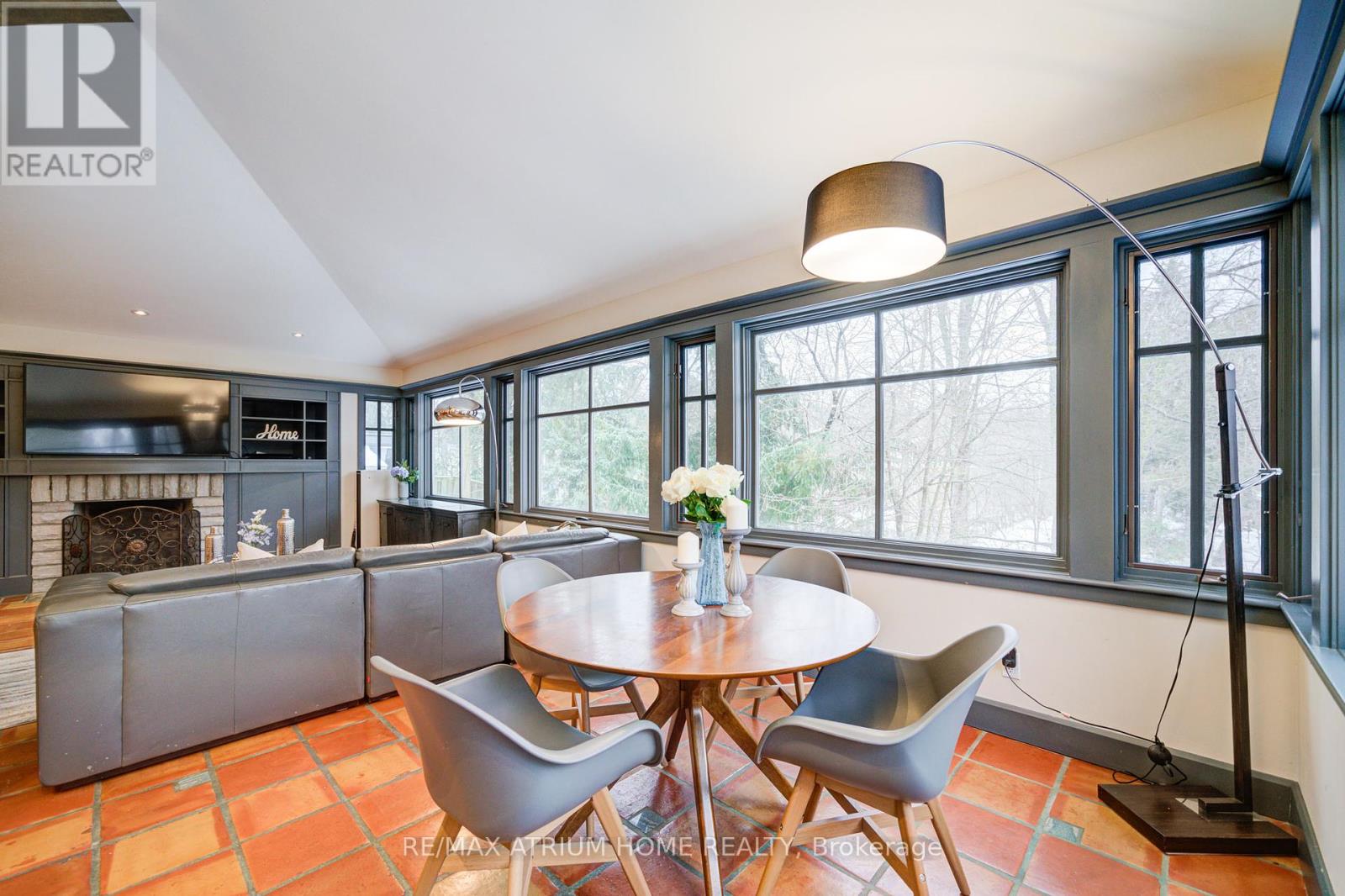 223 Trelawn Avenue, Oakville (Mo Morrison), Ontario  L6J 4R3 - Photo 10 - W12217576