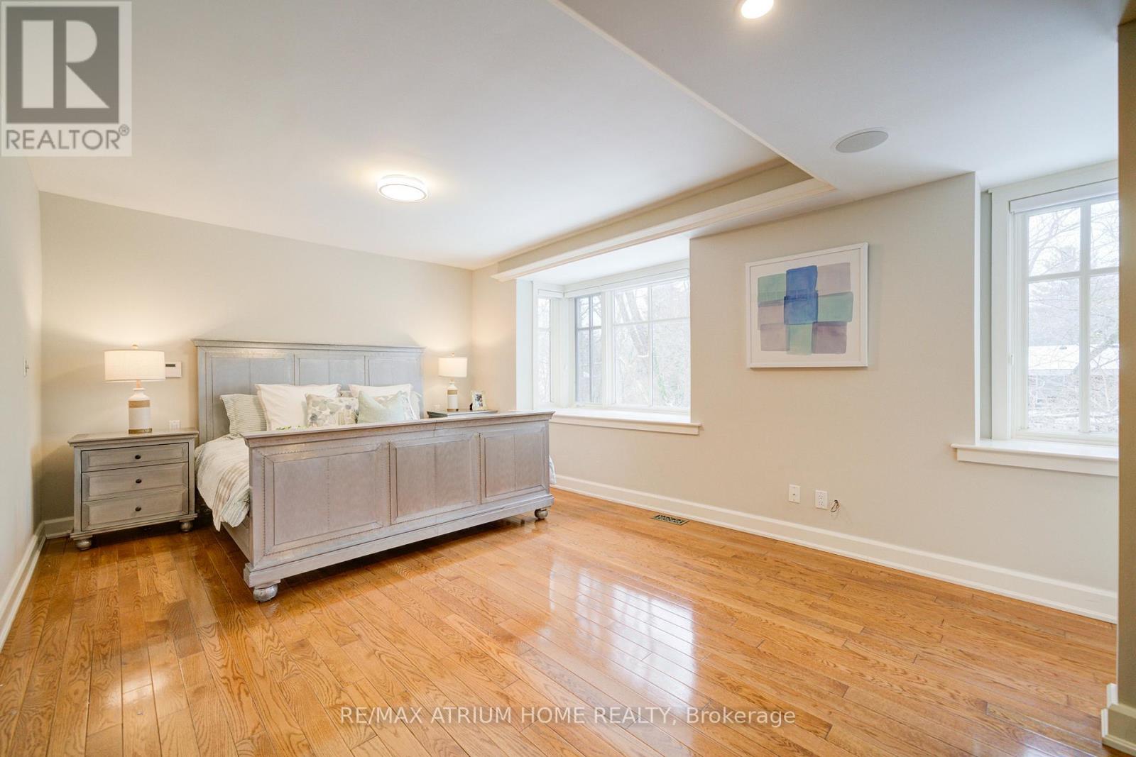 223 Trelawn Avenue, Oakville (Mo Morrison), Ontario  L6J 4R3 - Photo 13 - W12217576