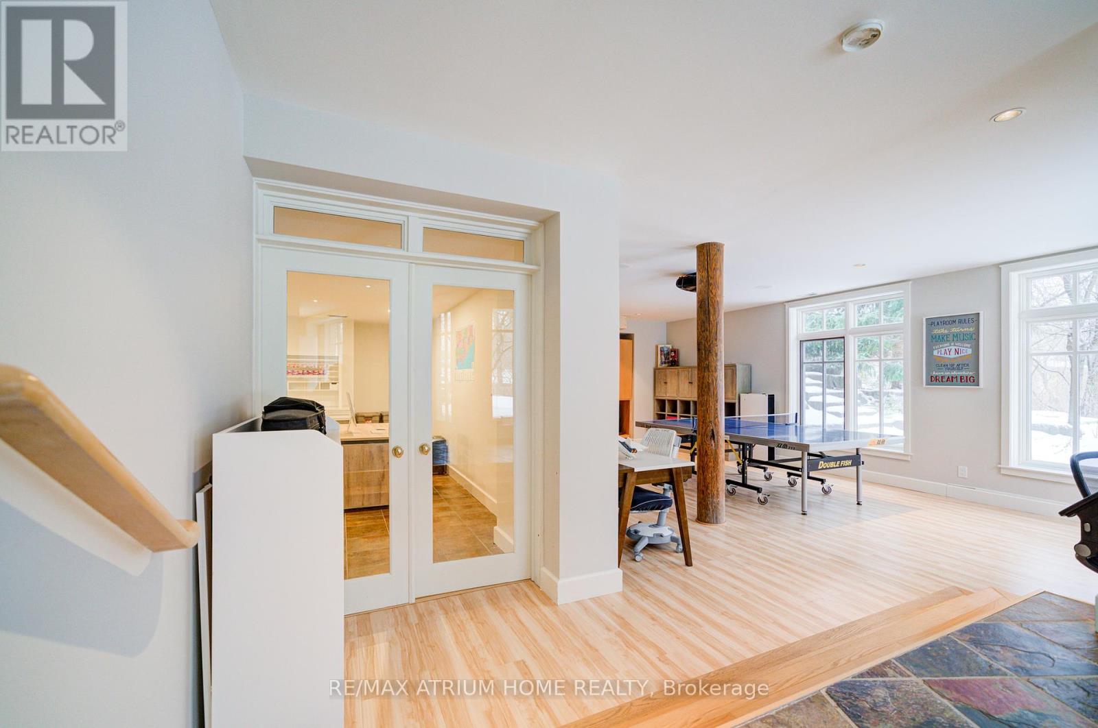 223 Trelawn Avenue, Oakville (Mo Morrison), Ontario  L6J 4R3 - Photo 23 - W12217576