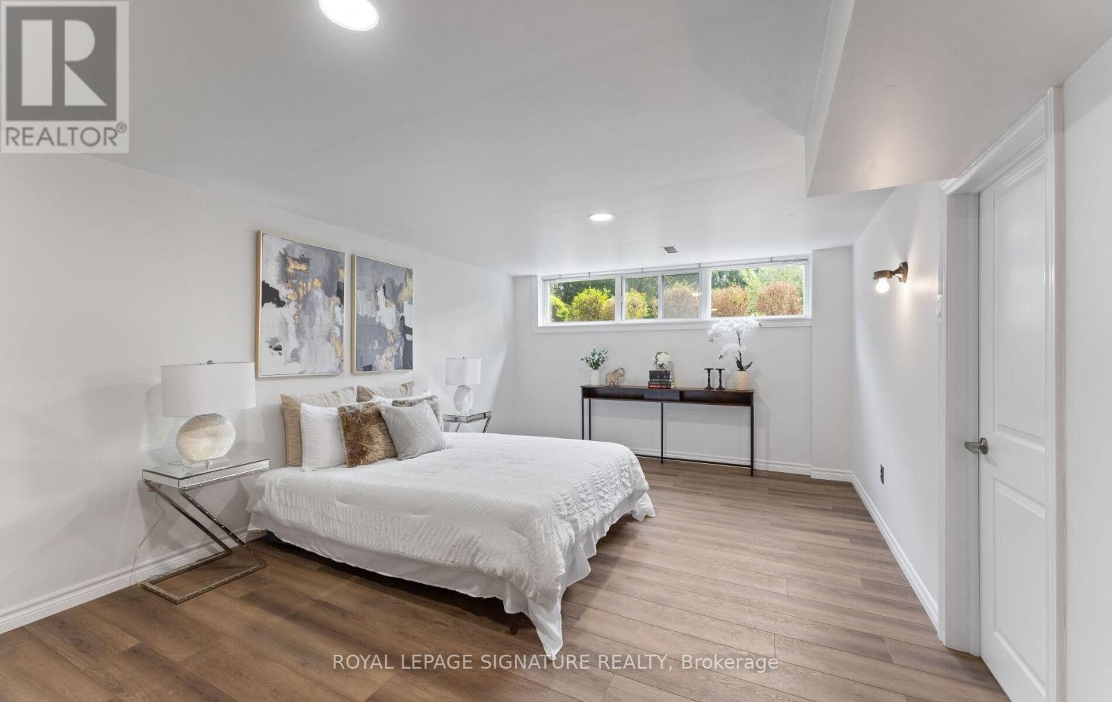 92 Inverdon Road, Toronto (Eringate-Centennial-West Deane), Ontario  M9C 4M1 - Photo 37 - W12217579