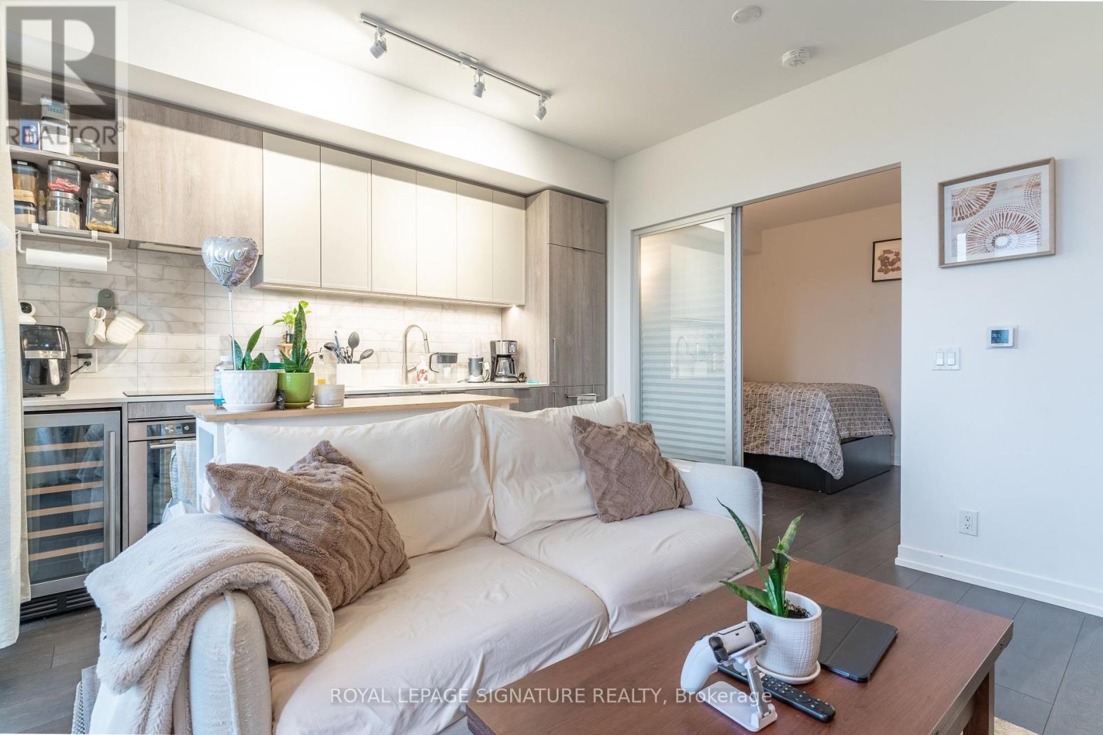 1709 - 2020 Bathurst Street, Toronto (Humewood-Cedarvale), Ontario  M5P 0A6 - Photo 10 - C12217553