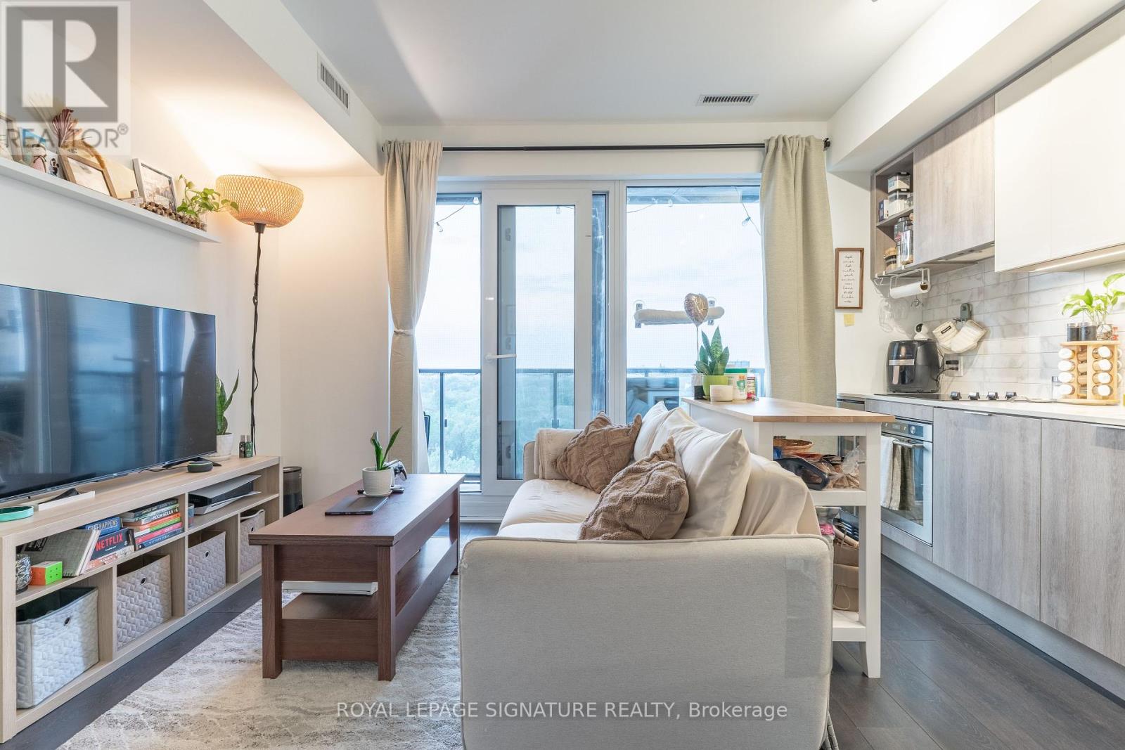 1709 - 2020 Bathurst Street, Toronto (Humewood-Cedarvale), Ontario  M5P 0A6 - Photo 6 - C12217553