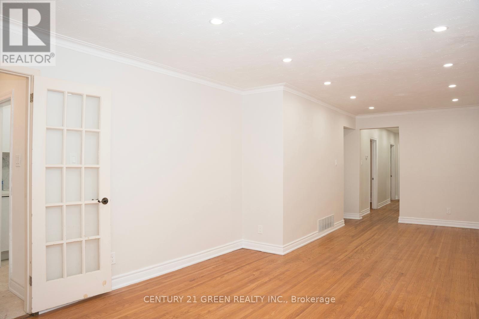 Upper - 238 Vauxhall Drive, Toronto (Dorset Park), Ontario  M1P 1R7 - Photo 9 - E12083325