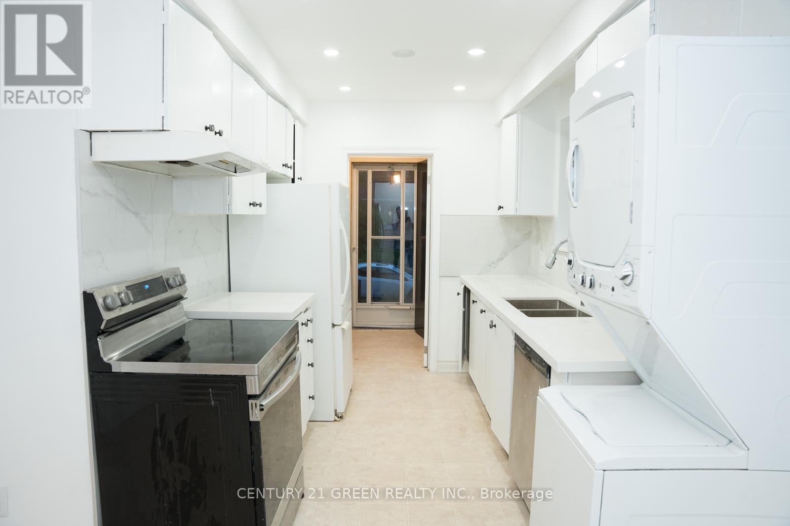 Upper - 238 Vauxhall Drive, Toronto (Dorset Park), Ontario  M1P 1R7 - Photo 11 - E12083325