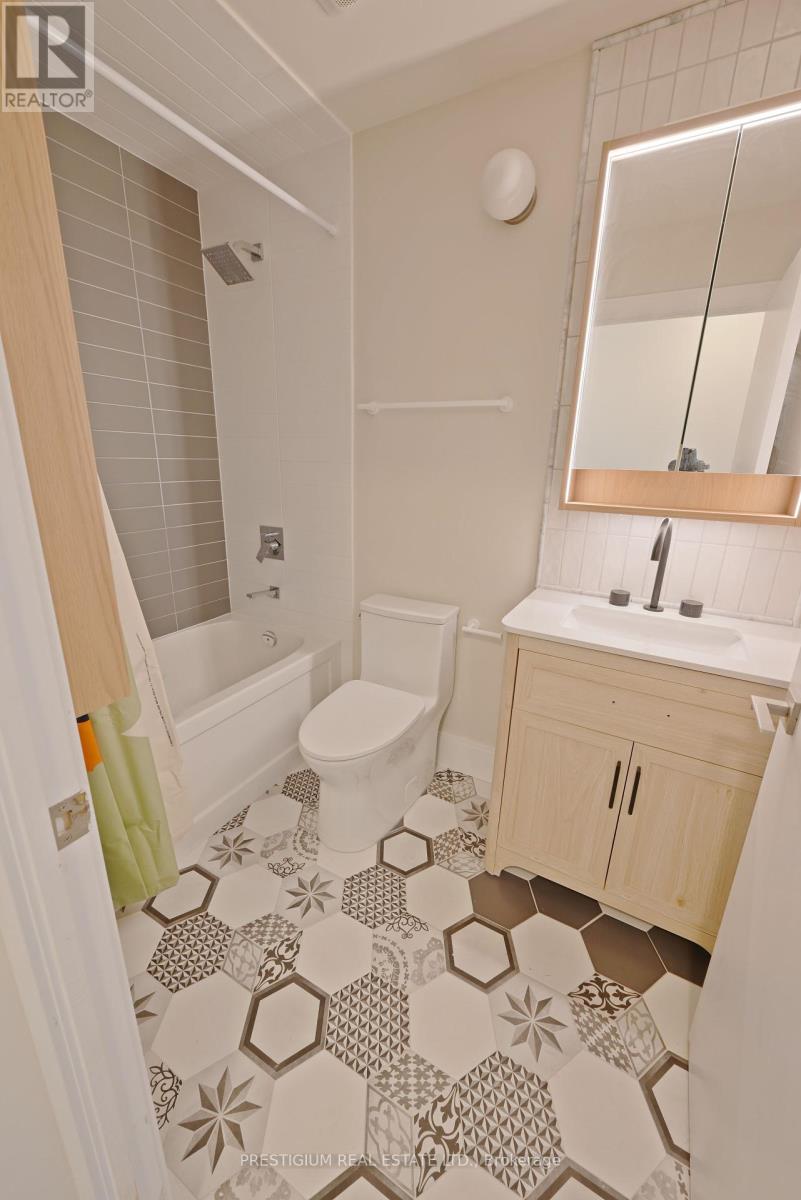 1708 - 4011 Brickstone Mews, Mississauga, Ontario  L5B 0J7 - Photo 12 - W12210808