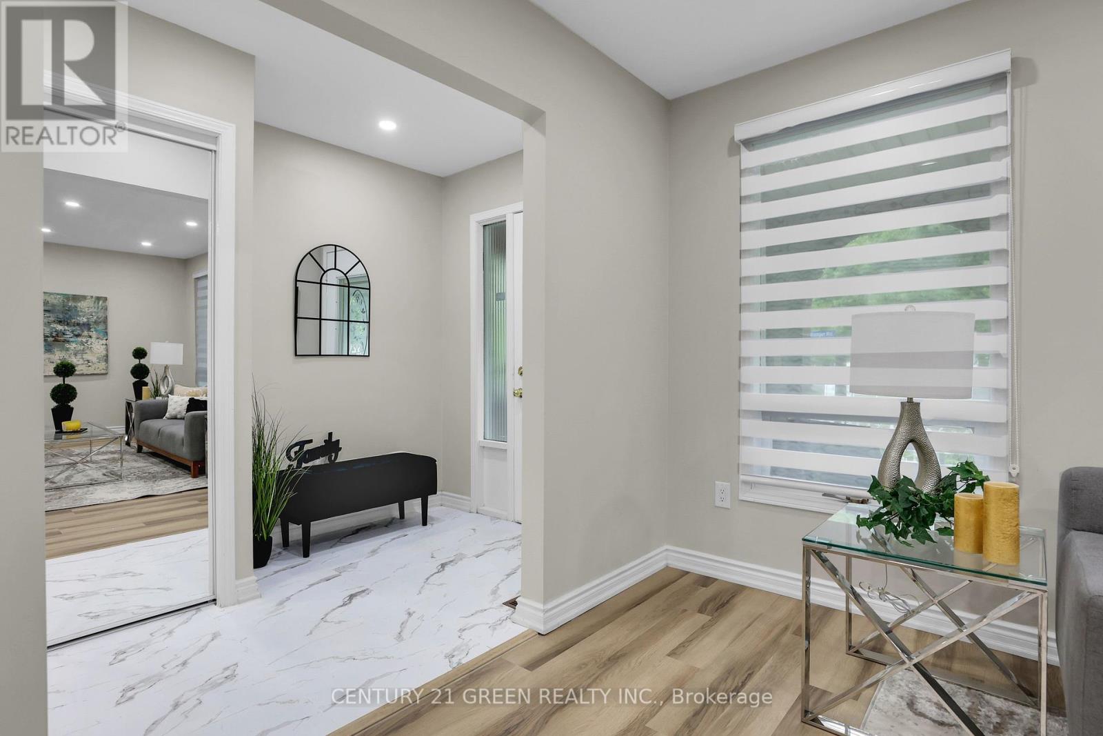 7812 Badger Road, Niagara Falls (West Wood), Ontario  L2H 2J5 - Photo 4 - X12217582