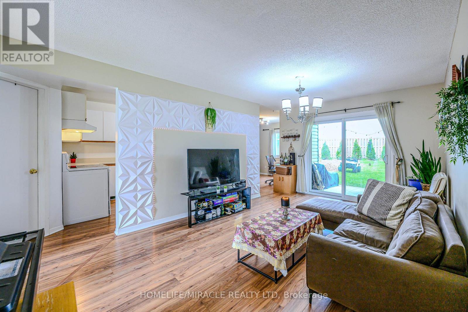 Property at 104 - 189 DORCHESTER BOULEVARD image 5