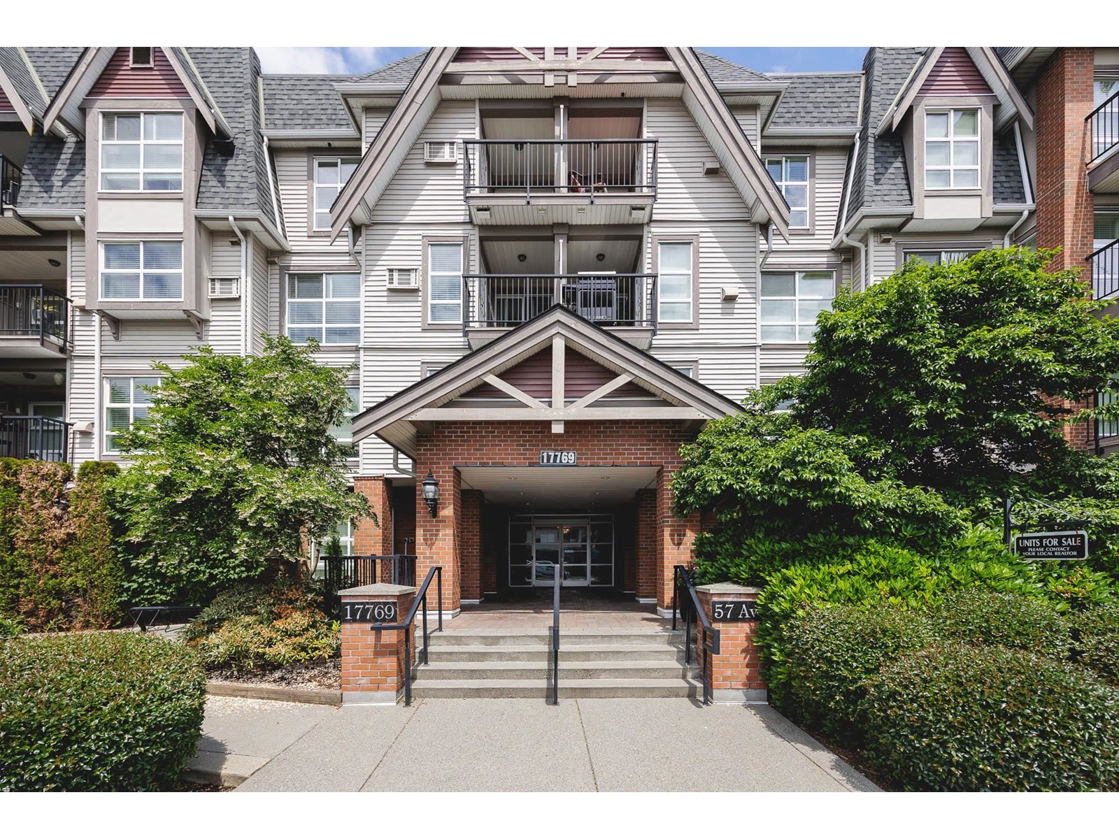 213 17769 57 Avenue, Surrey, British Columbia  V3S 1H1 - Photo 2 - R3013561