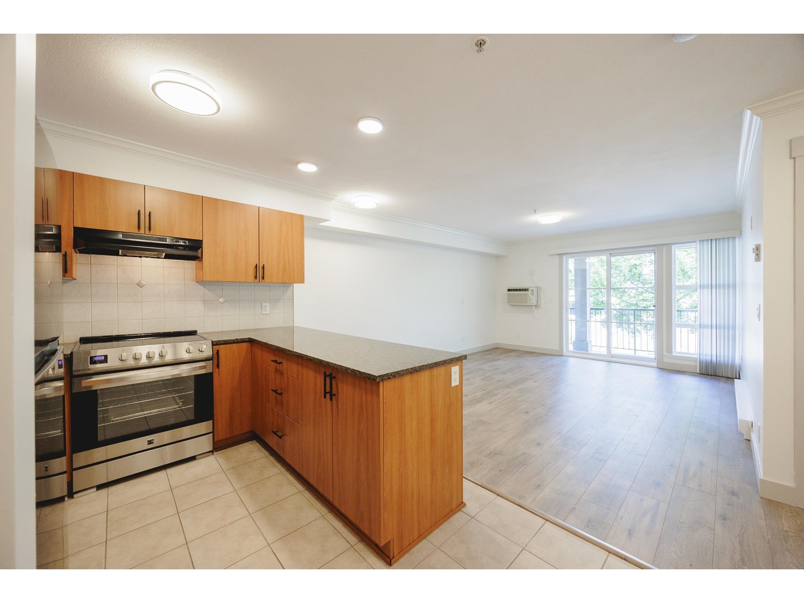 213 17769 57 Avenue, Surrey, British Columbia  V3S 1H1 - Photo 6 - R3013561