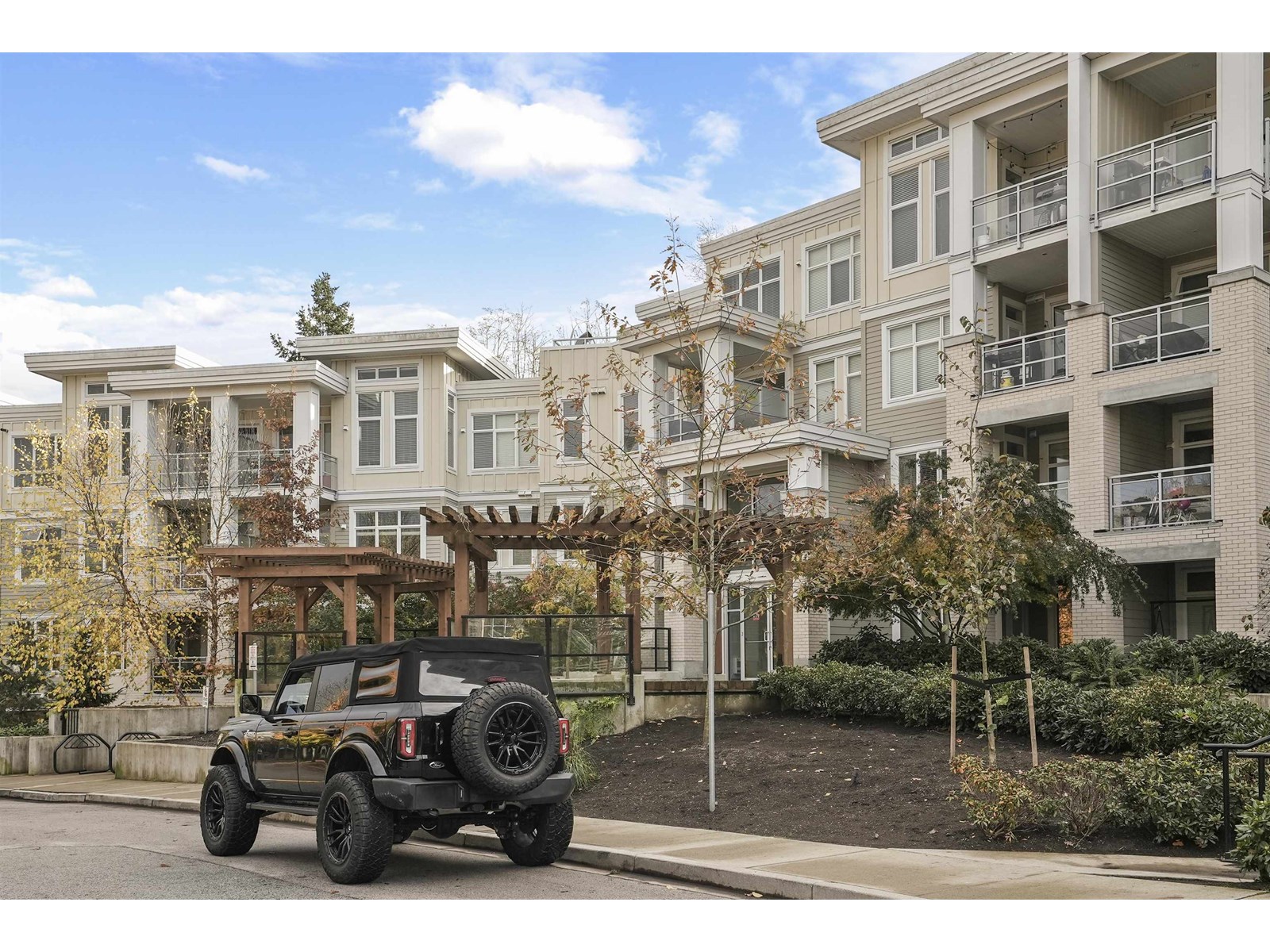 405 15436 31 AVENUE, Surrey, British Columbia