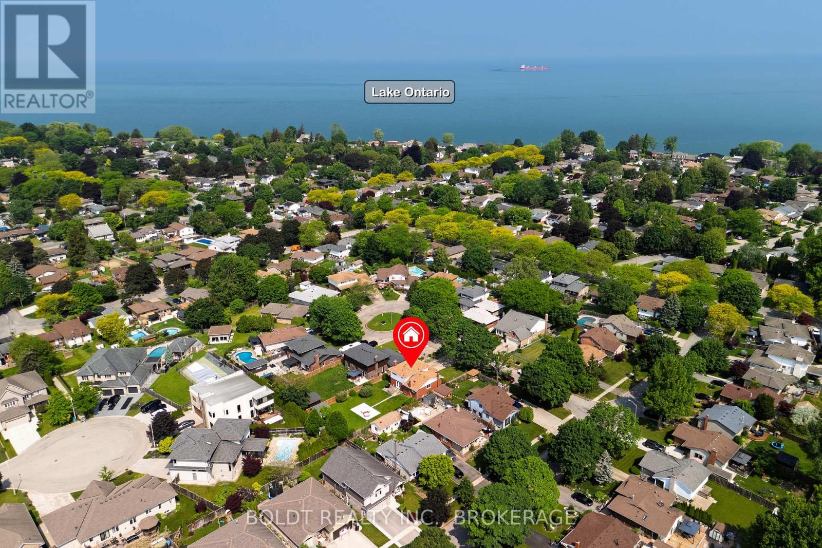 5 Woodgarden Court, St. Catharines (Lakeshore), Ontario  L2M 7C9 - Photo 2 - X12217271