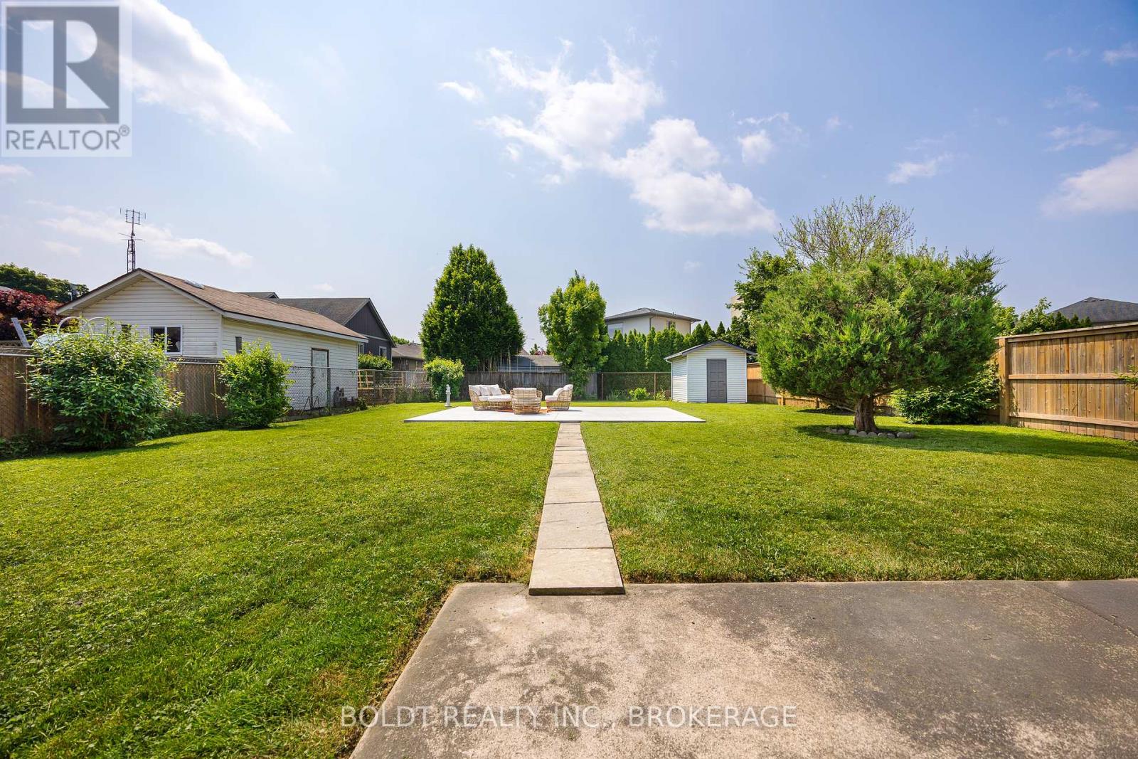 5 Woodgarden Court, St. Catharines (Lakeshore), Ontario  L2M 7C9 - Photo 37 - X12217271