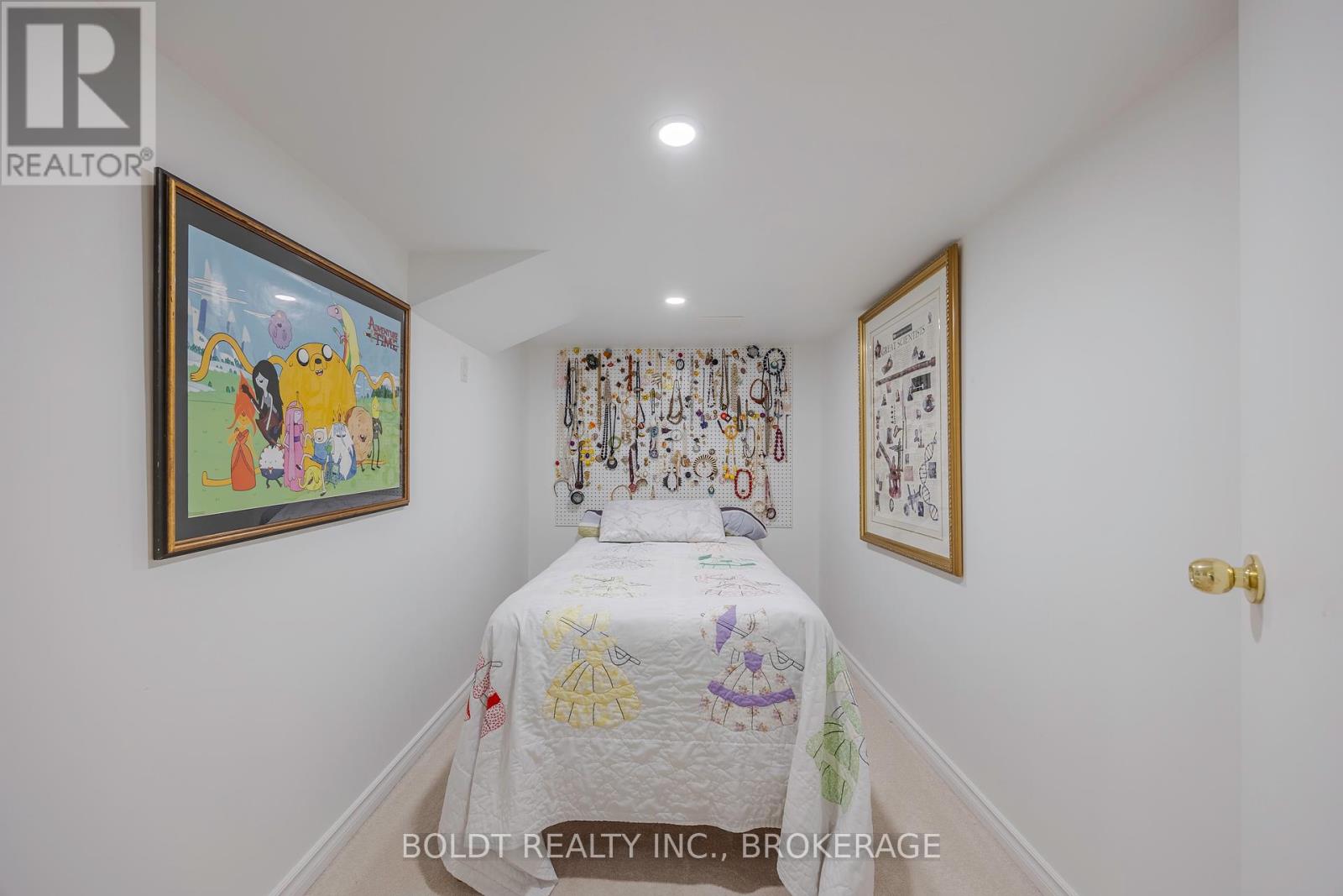 5 Woodgarden Court, St. Catharines (Lakeshore), Ontario  L2M 7C9 - Photo 34 - X12217271