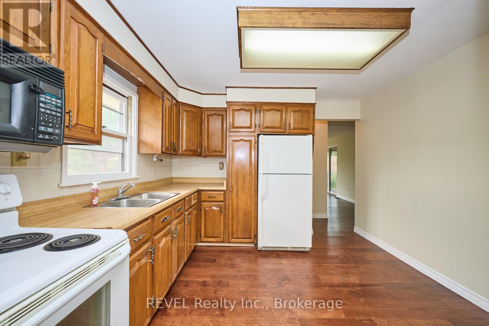 8076 Beaverdams Road, Niagara Falls (Ascot), Ontario  L2H 1R8 - Photo 11 - X12217610