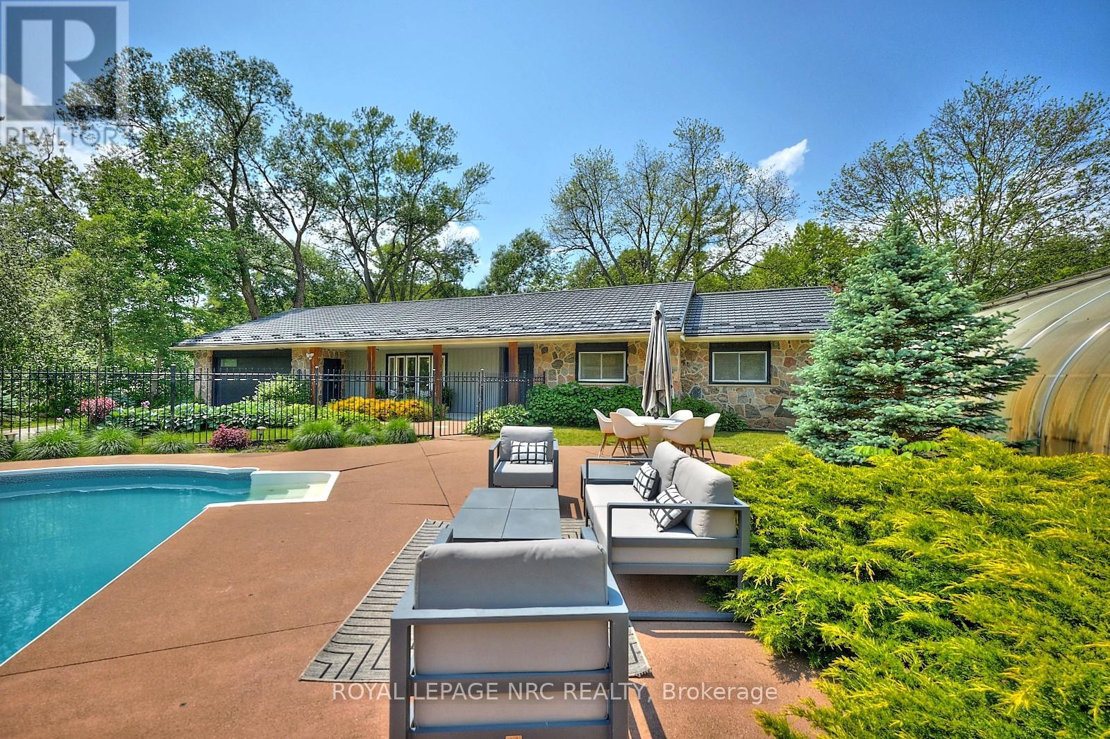 2834 Mcsherry Lane, Pelham (Fonthill), Ontario  L0S 1E6 - Photo 4 - X12217614