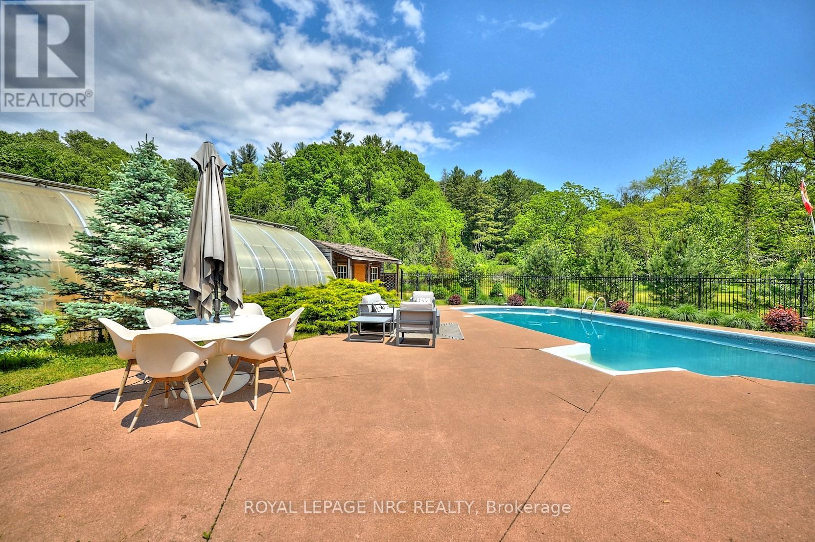 2834 Mcsherry Lane, Pelham (Fonthill), Ontario  L0S 1E6 - Photo 5 - X12217614