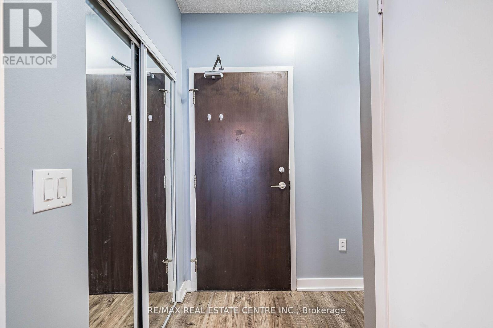 233 - 38 Dan Leckie Way, Toronto, Ontario  M5V 2V6 - Photo 6 - C12217627