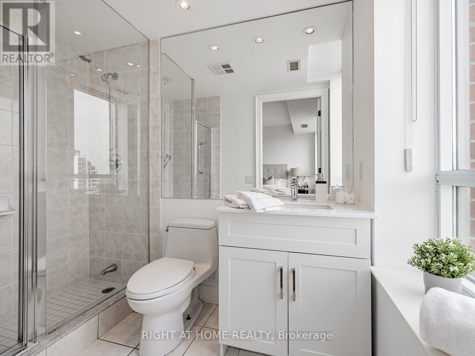 Rg1 - 1 Clairtrell Road, Toronto, Ontario  M2N 7H6 - Photo 14 - C12215450