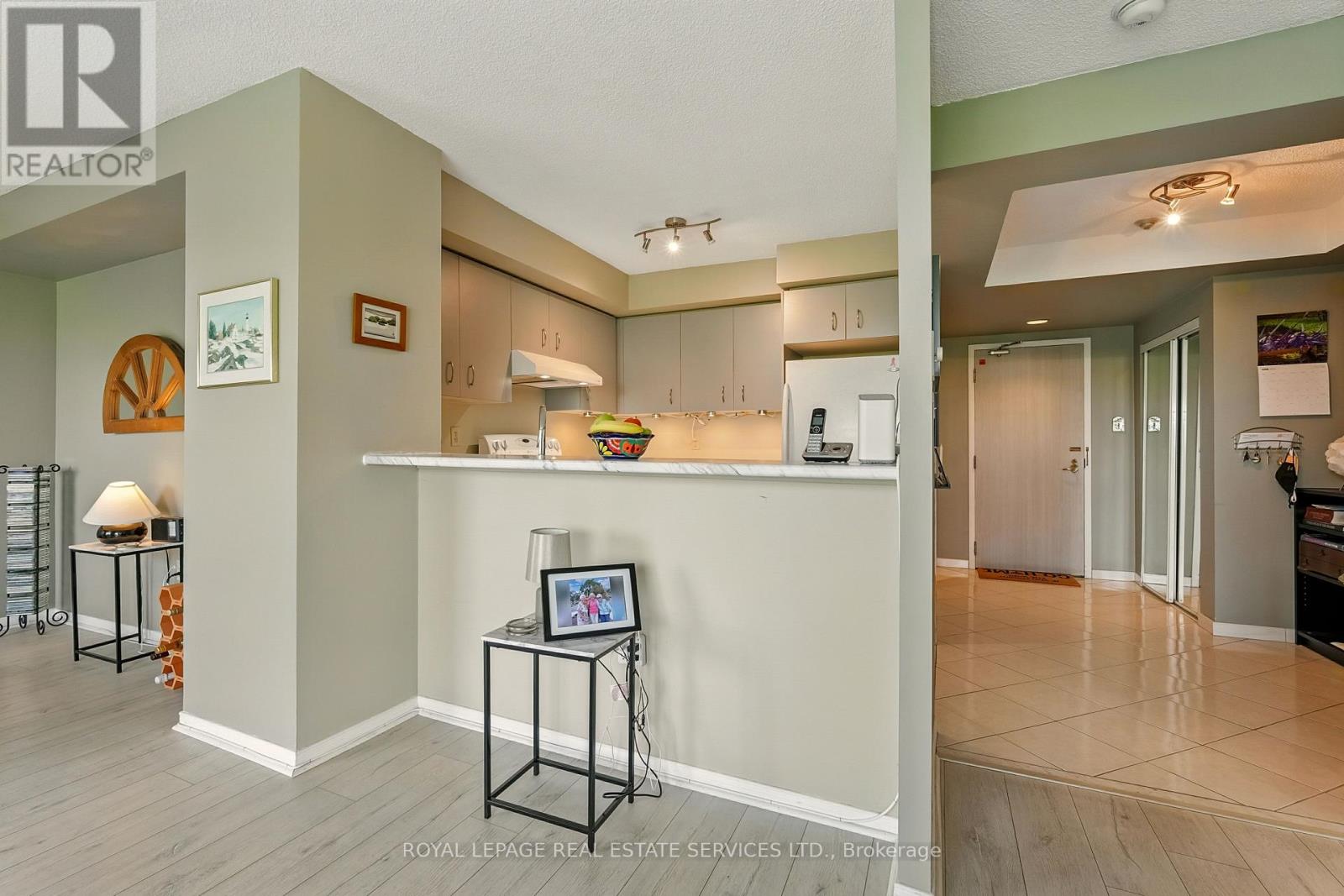 902 - 2155 Burnhamthorpe Road W, Mississauga (Erin Mills), Ontario  L5L 5P4 - Photo 13 - W12217112