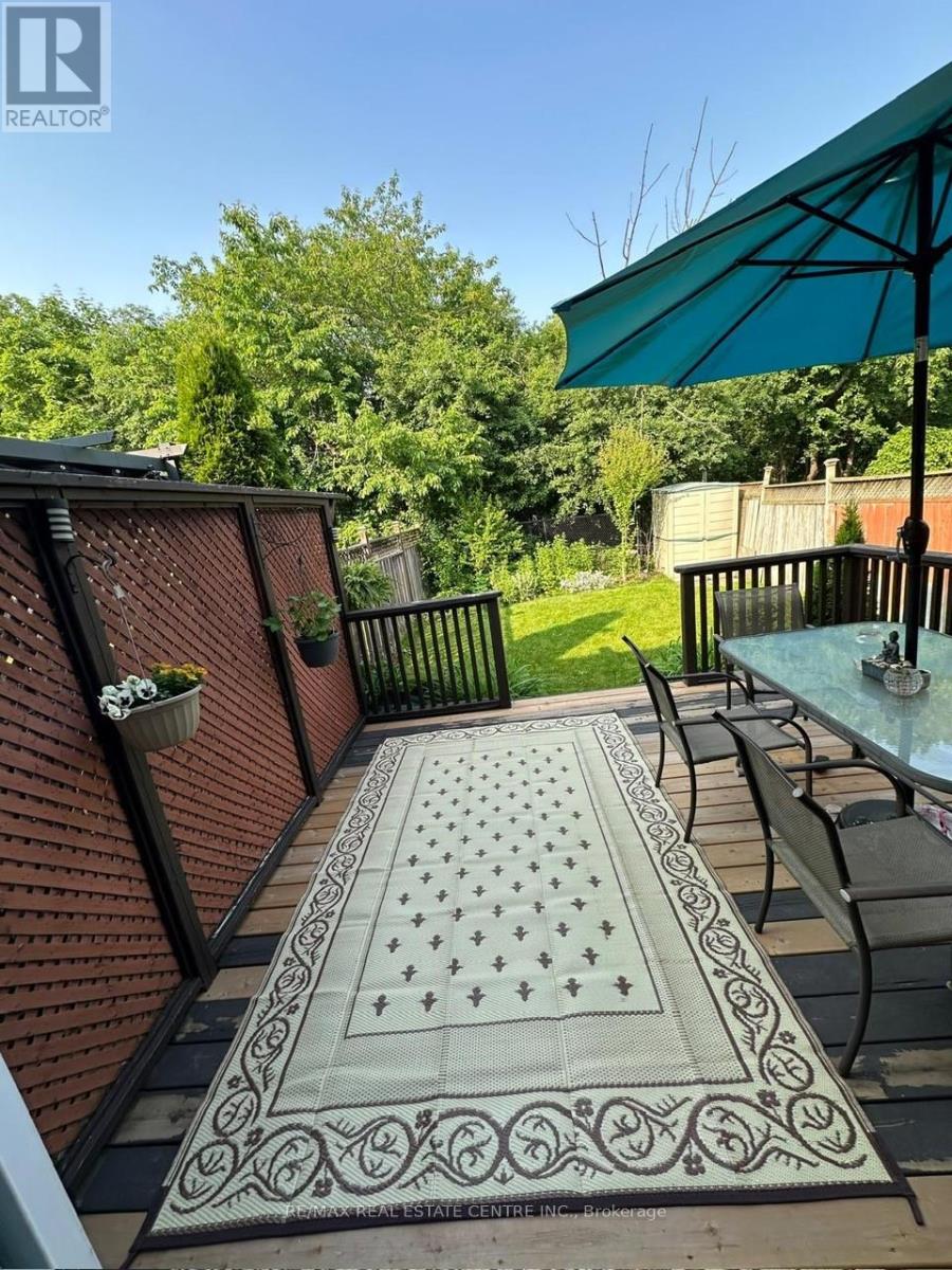 1793 Creek Way N, Burlington, Ontario  L7L 6R1 - Photo 41 - W12186305