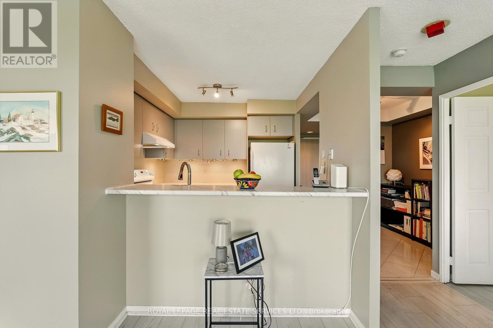 902 - 2155 Burnhamthorpe Road W, Mississauga (Erin Mills), Ontario  L5L 5P4 - Photo 14 - W12217112