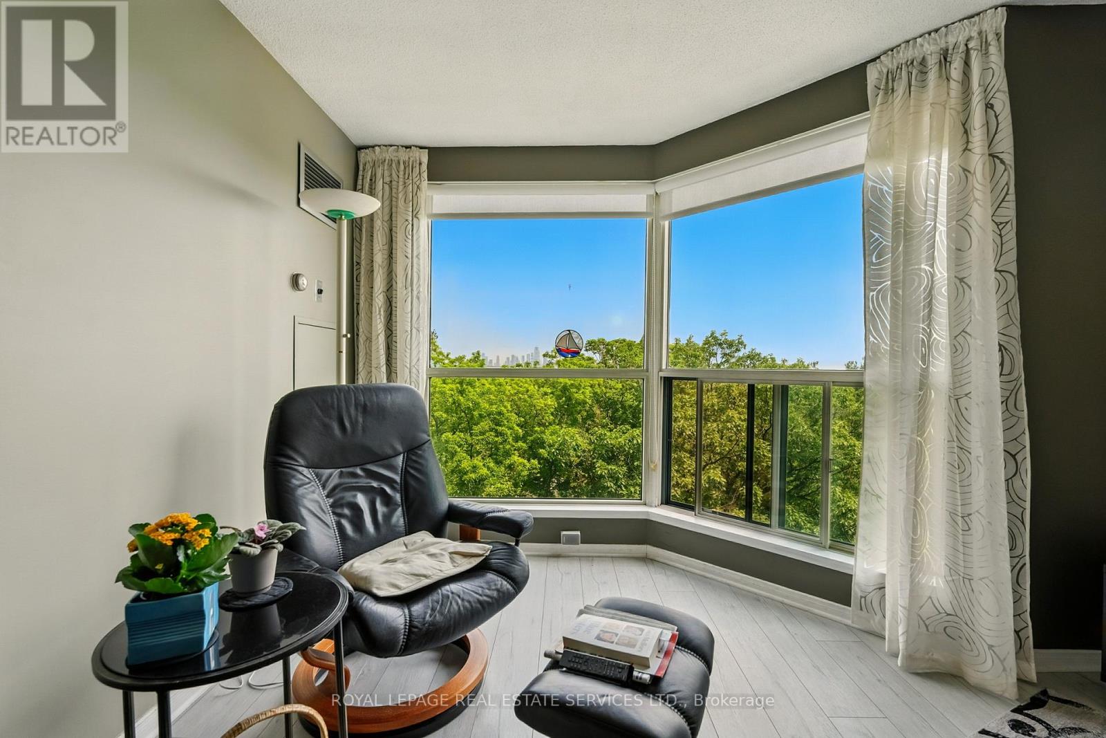902 - 2155 Burnhamthorpe Road W, Mississauga (Erin Mills), Ontario  L5L 5P4 - Photo 17 - W12217112