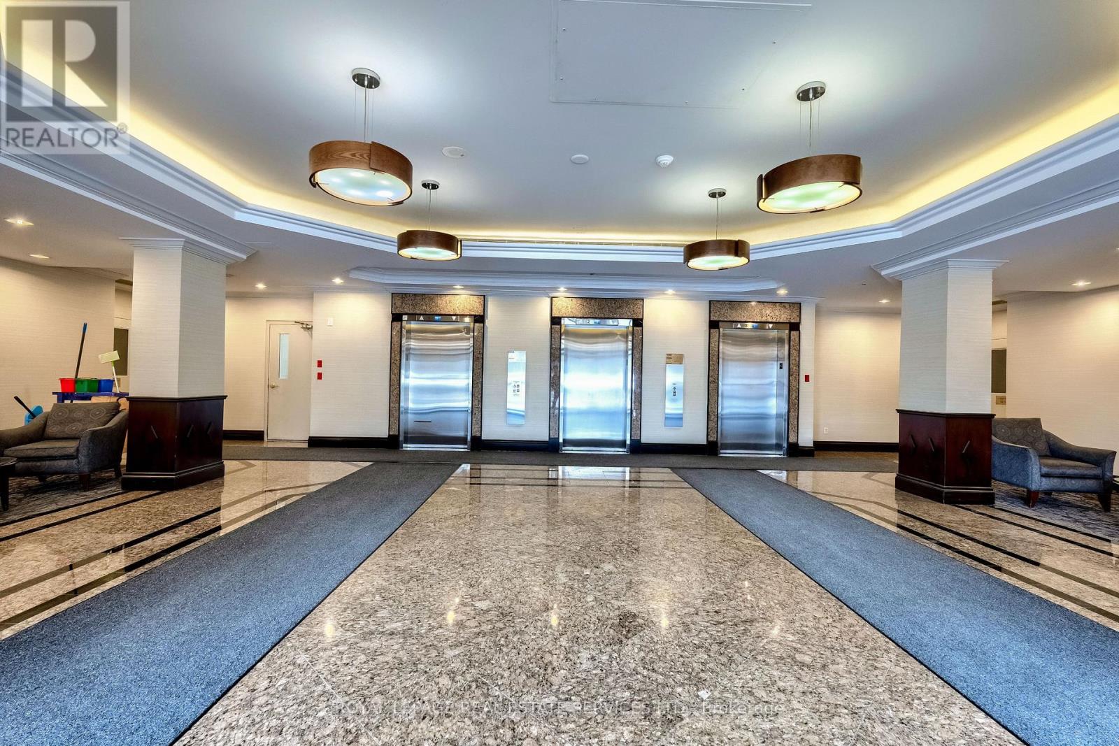 902 - 2155 Burnhamthorpe Road W, Mississauga (Erin Mills), Ontario  L5L 5P4 - Photo 4 - W12217112