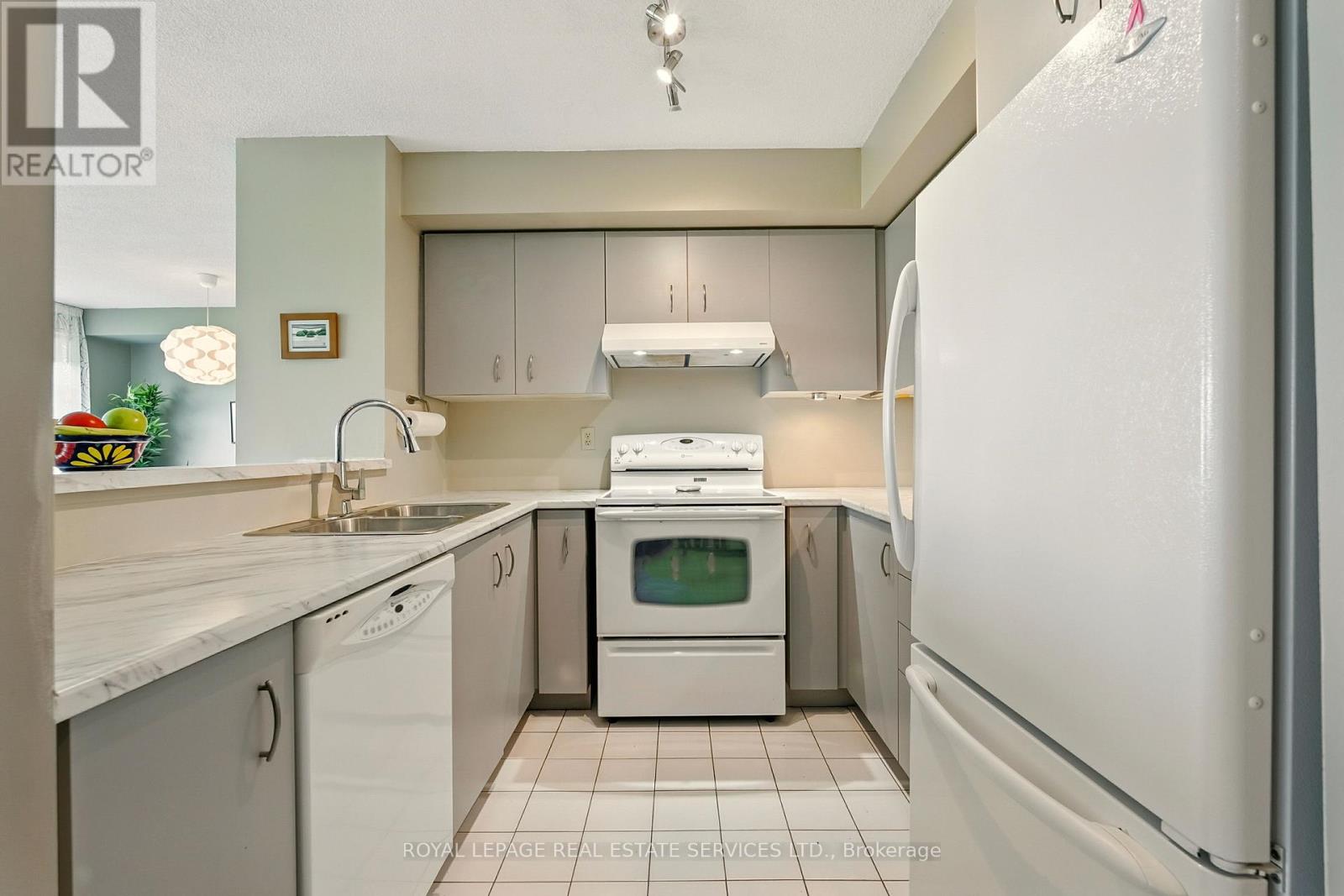 902 - 2155 Burnhamthorpe Road W, Mississauga (Erin Mills), Ontario  L5L 5P4 - Photo 11 - W12217112